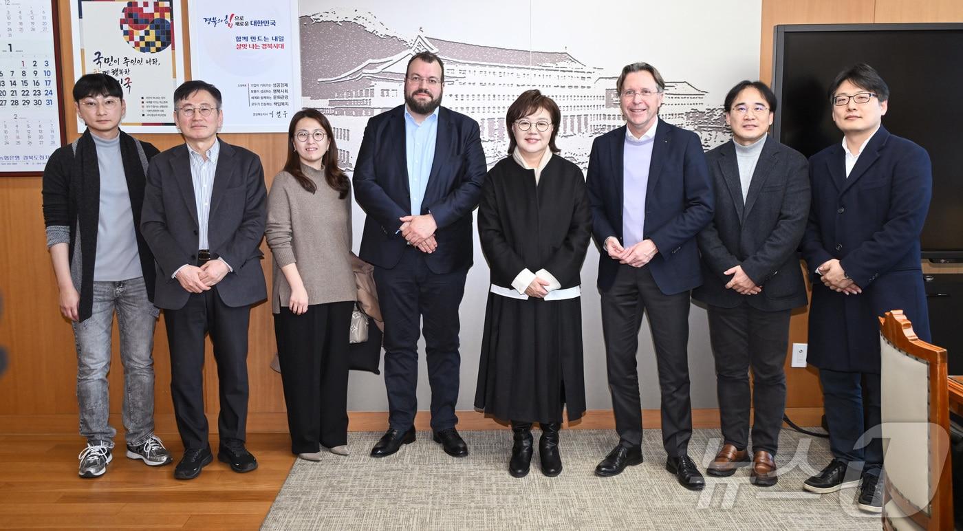 본문 이미지 - 경북도가 세계 최고 권위의 바이오 연구기관인 독일 프라운호퍼 생체의공학연구소(IBMT)와 협력해 글로벌 바이오 허브 구축에 나선다.(경북도 제공. 재판매 및 DB금지) /뉴스1