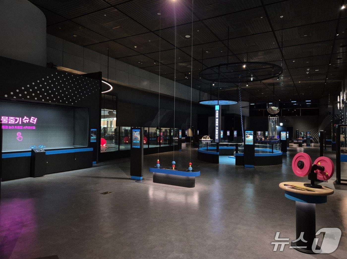 본문 이미지 - 국립중앙과학관 신규 물리 체험 전시관 '피직스랩'(중앙과학관 제공) /뉴스1