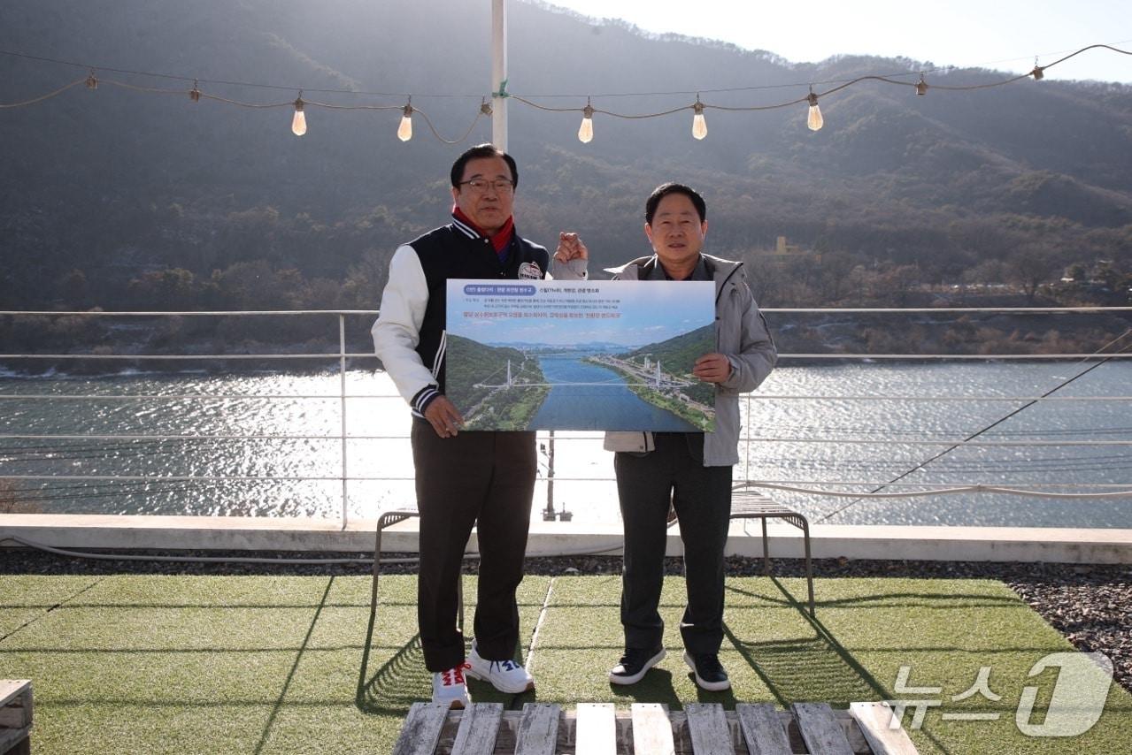 본문 이미지 - 이현재 하남시장(사진 왼쪽)과 주광덕 남양주시장(사진 오른쪽).