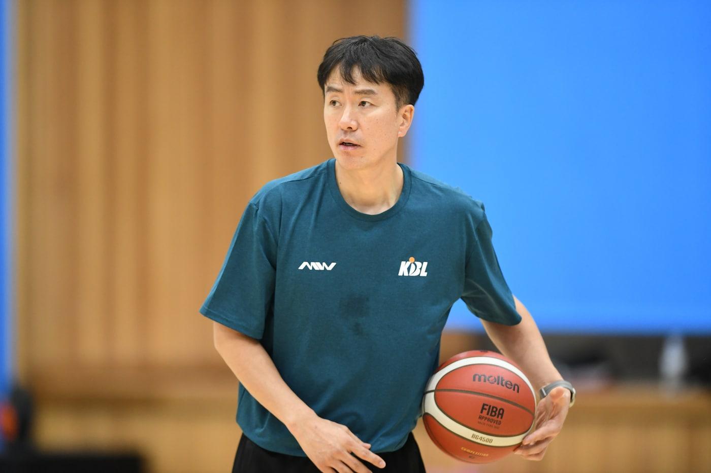 본문 이미지 - 김성철 남자 농구대표팀 코치. (KBL 제공)