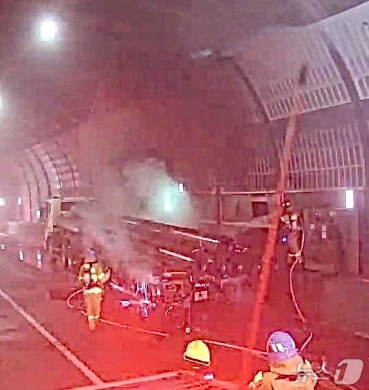 본문 이미지 - 화재 현장. (경기도소방재난본부 제공. 재판매 및 DB 금지) 2026.1.23/뉴스1