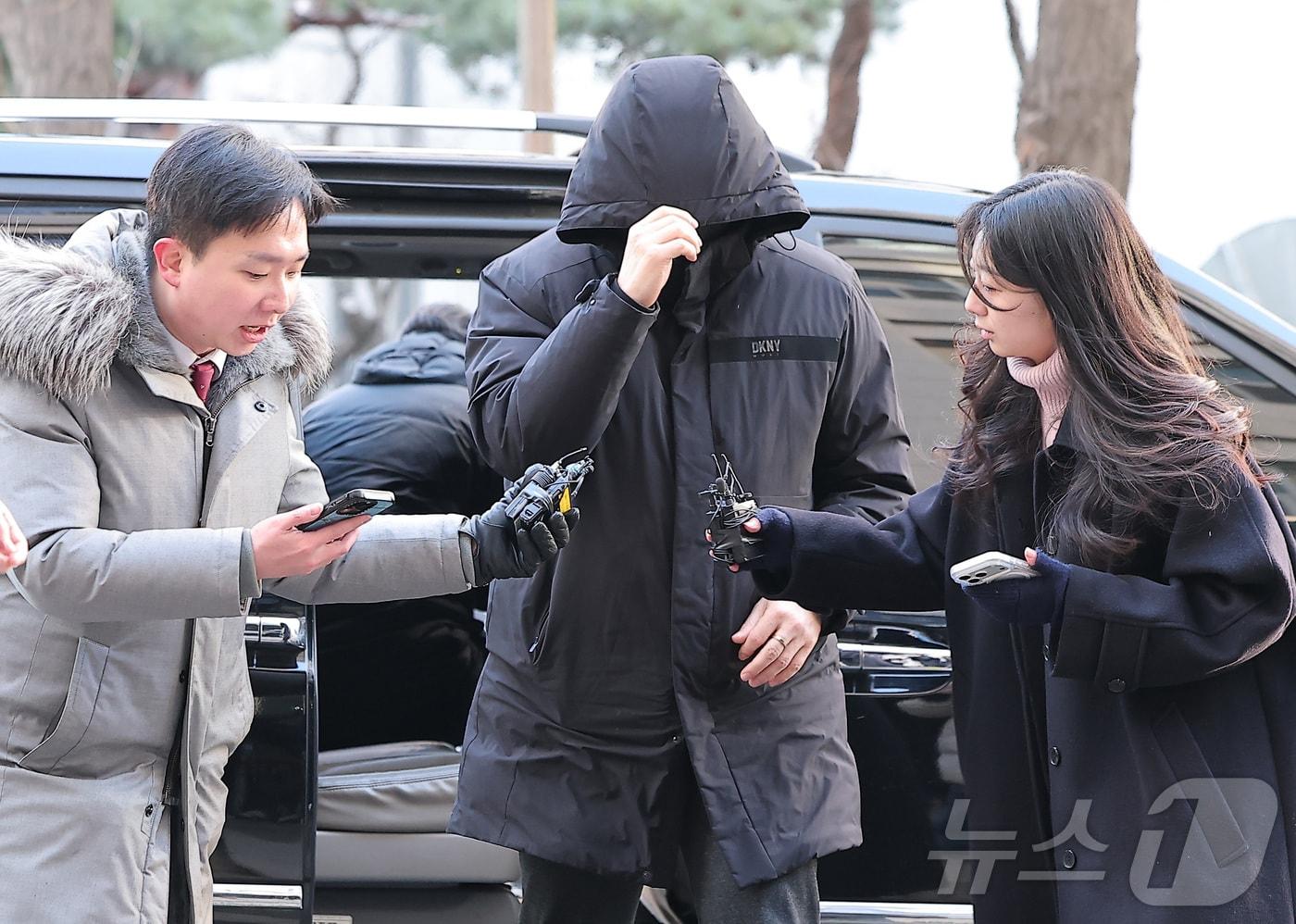 본문 이미지 - 김경 서울시의원으로부터 공천헌금 1억원을 받아 강선우 무소속 의원에게 전달했다고 지목된 강 의원의 전 보좌관 남 모 씨. ⓒ News1 김성진 기자