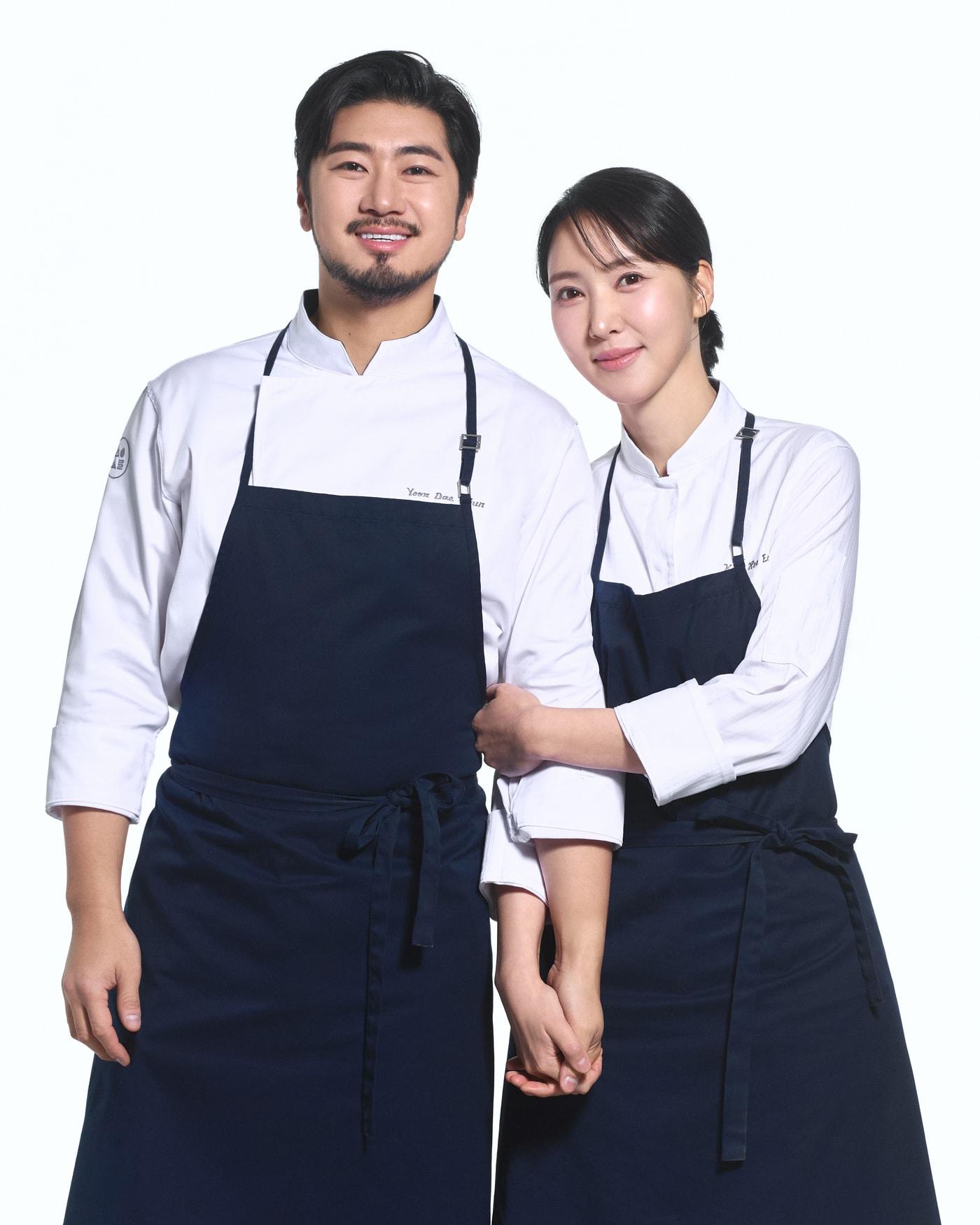 본문 이미지 - 윤대현 셰프(왼쪽), 김희은 셰프 / 사진제공=본부이엔티