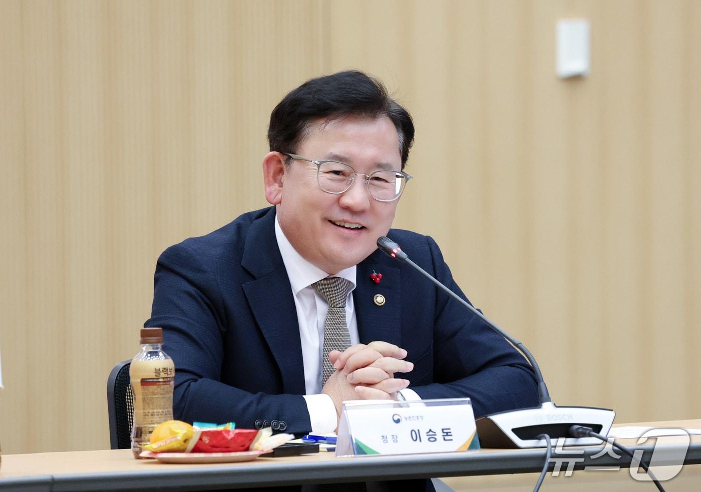 본문 이미지 - 이승돈 농촌진흥청장이 22일 전라북도 전주 농촌진흥청사에서 열린 기자간담회에서 발언하고 있다.(농촌진흥청 제공. 재판매 및 DB금지) 2026.1.23/뉴스1