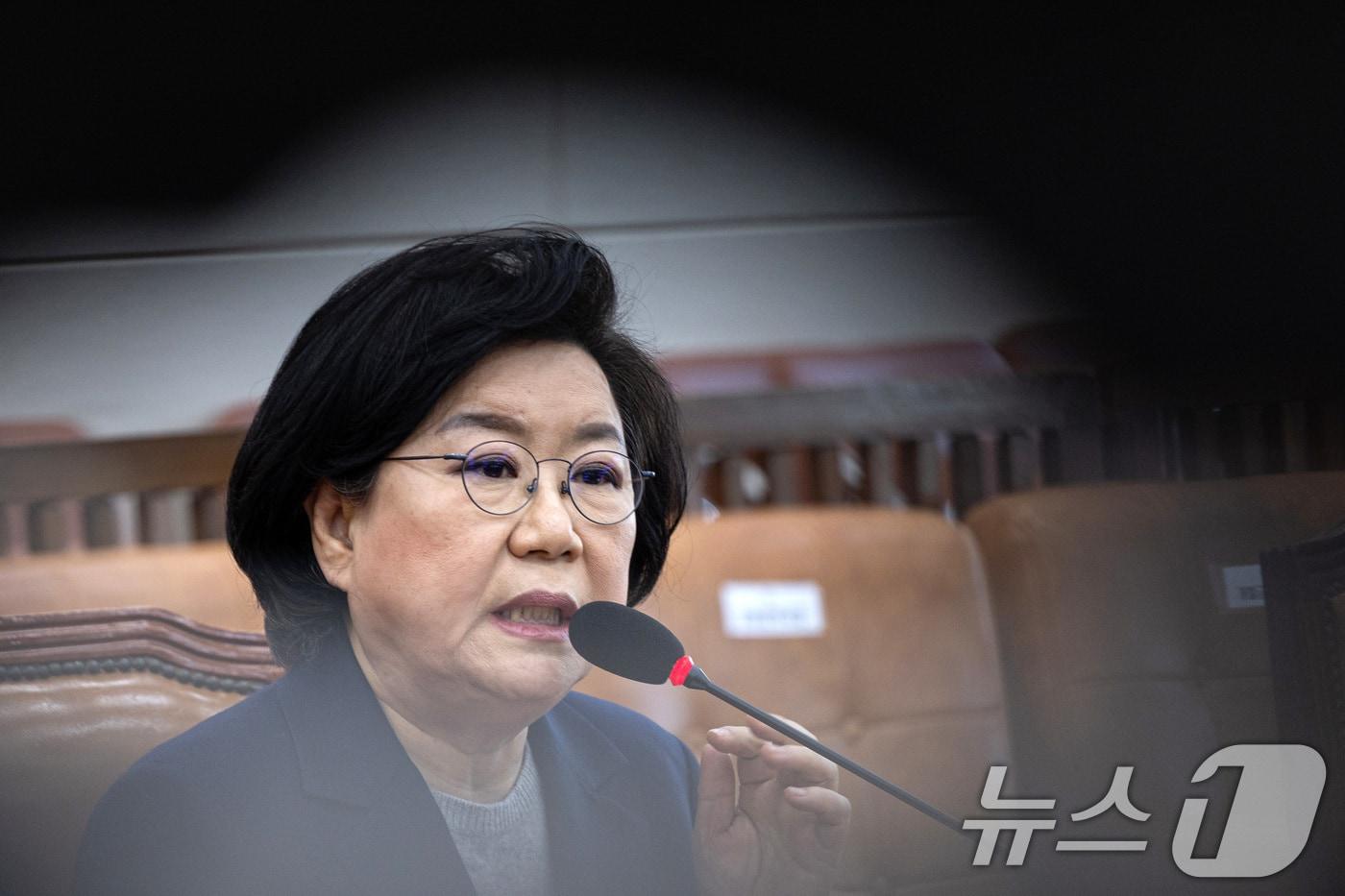 본문 이미지 - 이혜훈 기획예산처 장관 후보자가 23일 서울 여의도 국회에서 열린 제431회국회(임시회) 재정경제기획위원회 인사청문회에 출석해 의원 질의에 답변하고 있다. 2026.1.23/뉴스1 ⓒ News1 이승배 기자