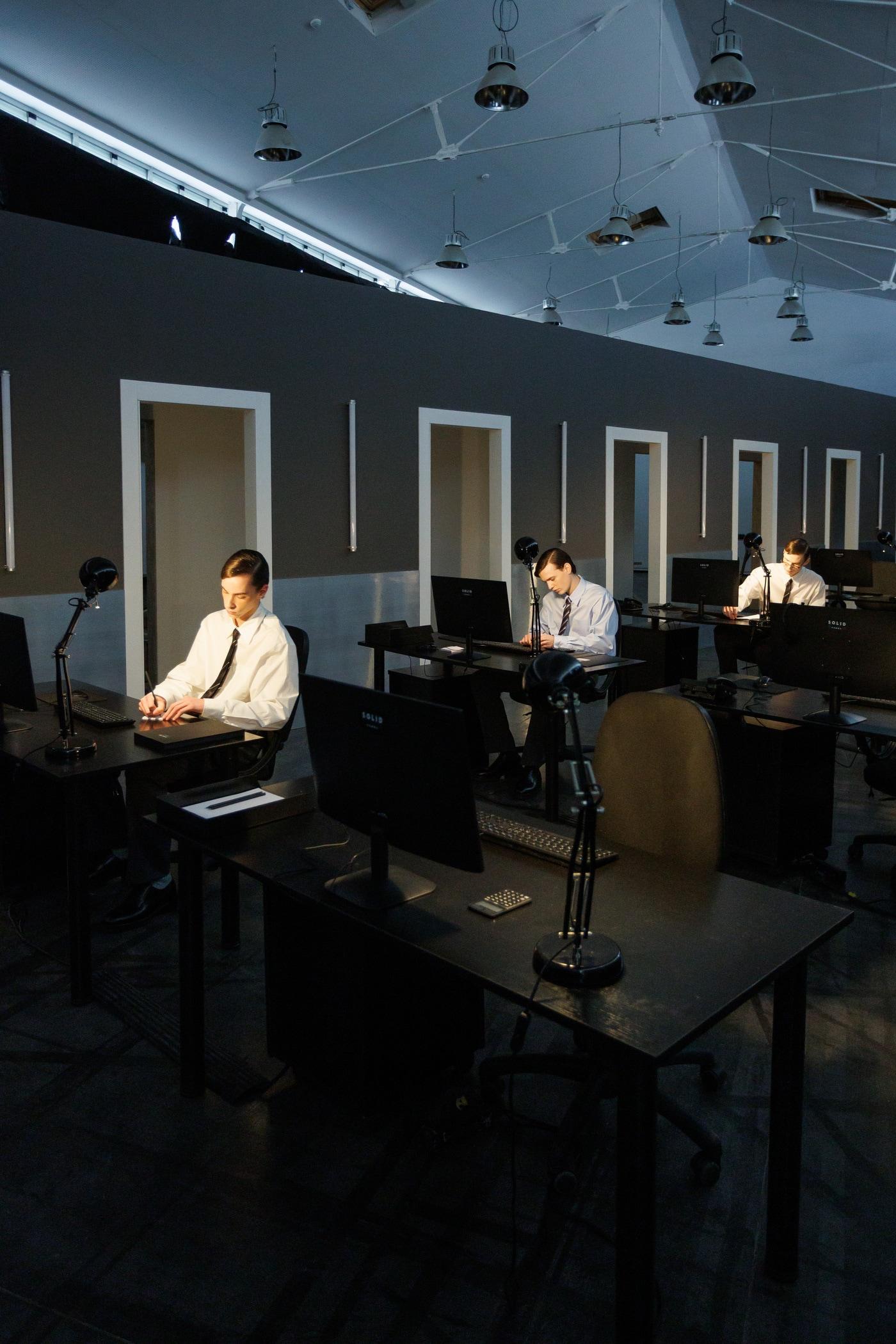 본문 이미지 - 솔리드옴므는 파리 남성복 패션위크 기간인 21일 오후 12시(현지시간) 2026년 가을/겨울 컬렉션을 발표했다.(솔리드옴므제공)