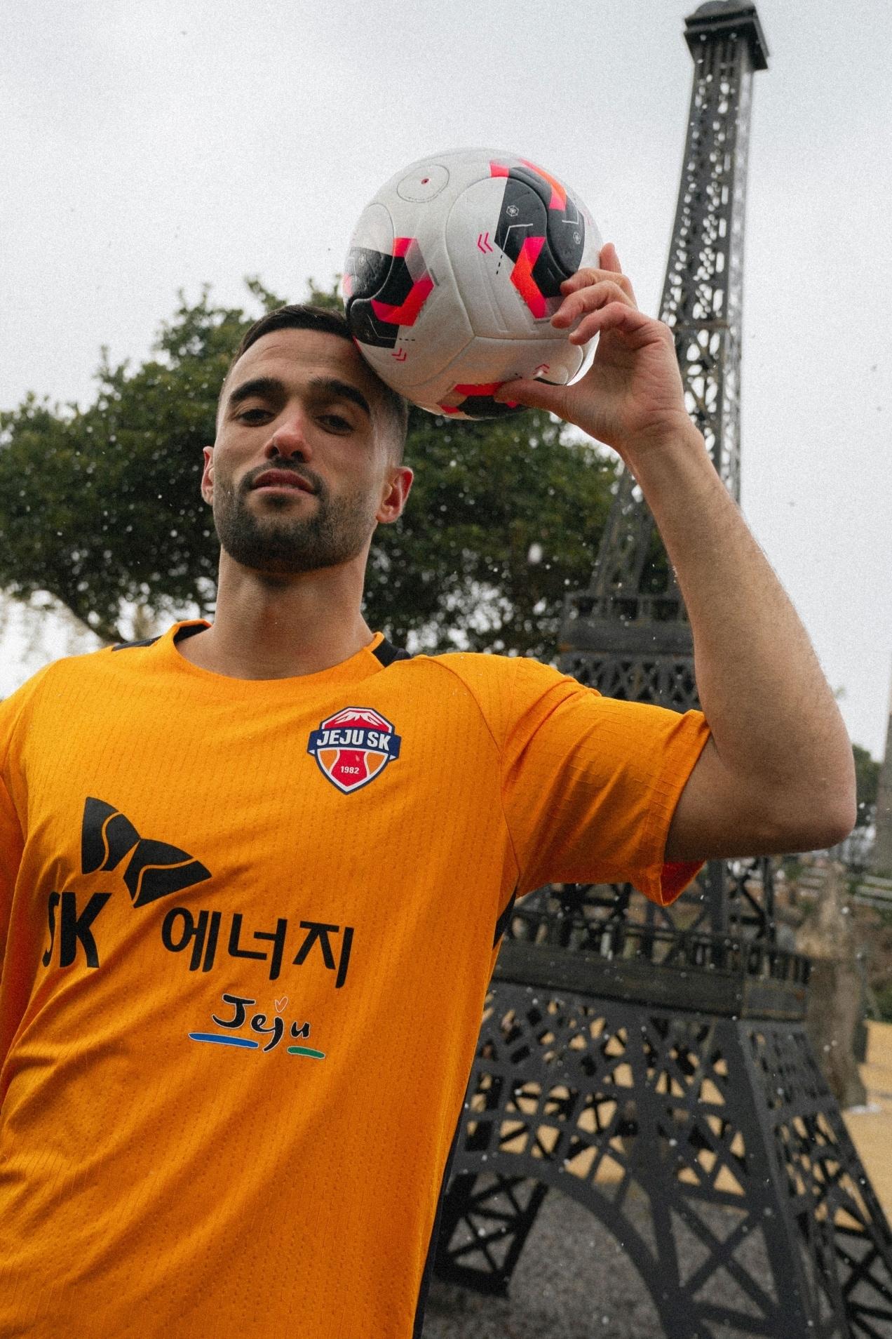 본문 이미지 - 제주 SK에 입단한 줄리앙 세레스틴. (제주 SK 제공)