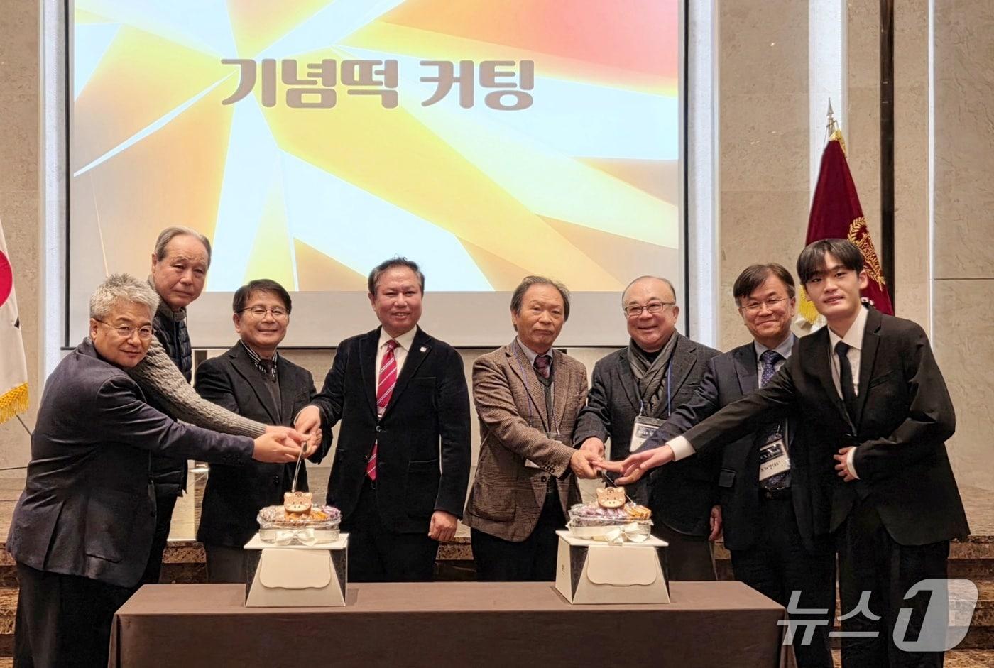 본문 이미지 - 서울대학교 수의과대학 동창회는 22일 서울대 호암교수회관에서 신년교례회를 열었다. ⓒ 뉴스1