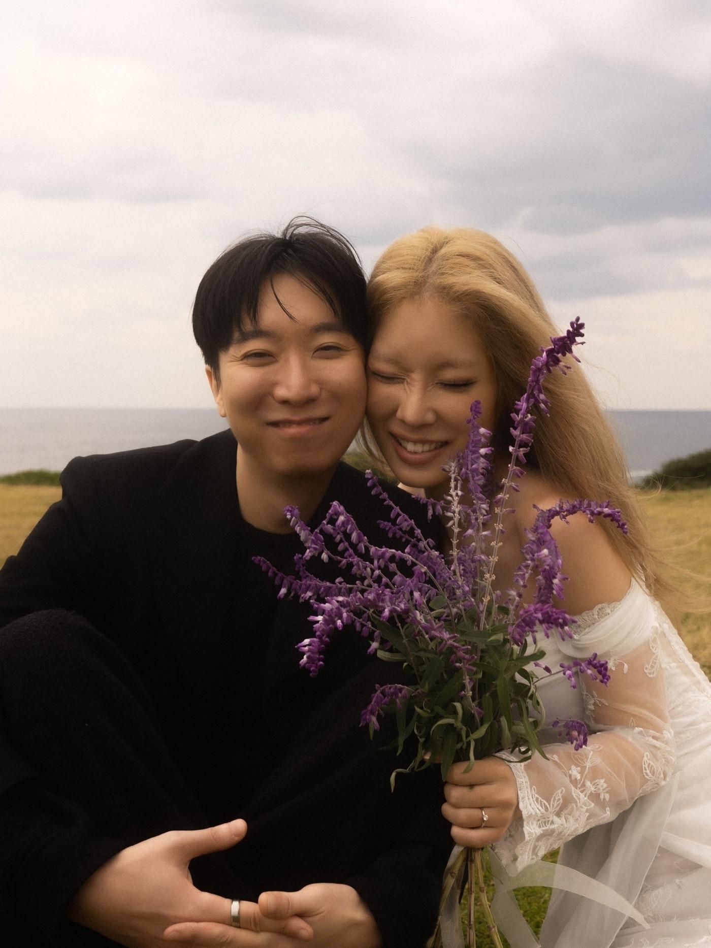 본문 이미지 - 프로듀서 세우(왼쪽), 가수 윤훼이/ 사진=윤훼이 인스타그램 갈무리