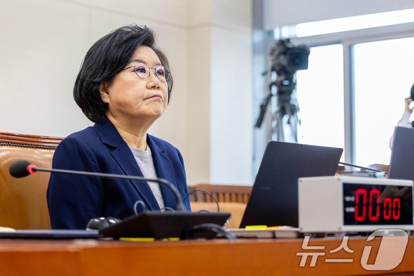 본문 이미지 - 이혜훈 기획예산처 장관 후보자가 23일 서울 여의도 국회에서 열린 제431회국회(임시회) 재정경제기획위원회 인사청문회에 출석해 있다. ⓒ News1 국회사진기자단