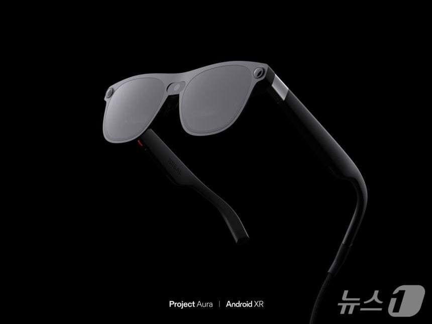 구글 안드로이드 AI 글라스 Aura XREAL Glasses - Black Background(구글 안드로이드 개발자 블로그 갈무리)