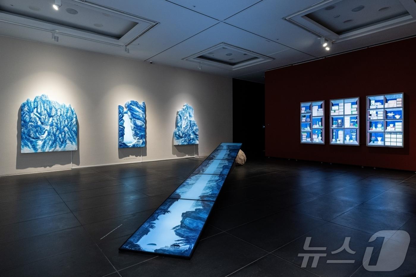 본문 이미지 - 광주신세계백화점 갤러리가 3월까지 이이남 작가의 산수극장을 전시한다.