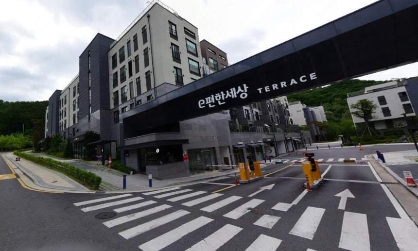 본문 이미지 - 성남 수정구 창곡동에 위치한 e편한세상테라스위례 단지 정문.(네이버지도 갈무리)/뉴스1 ⓒ News1