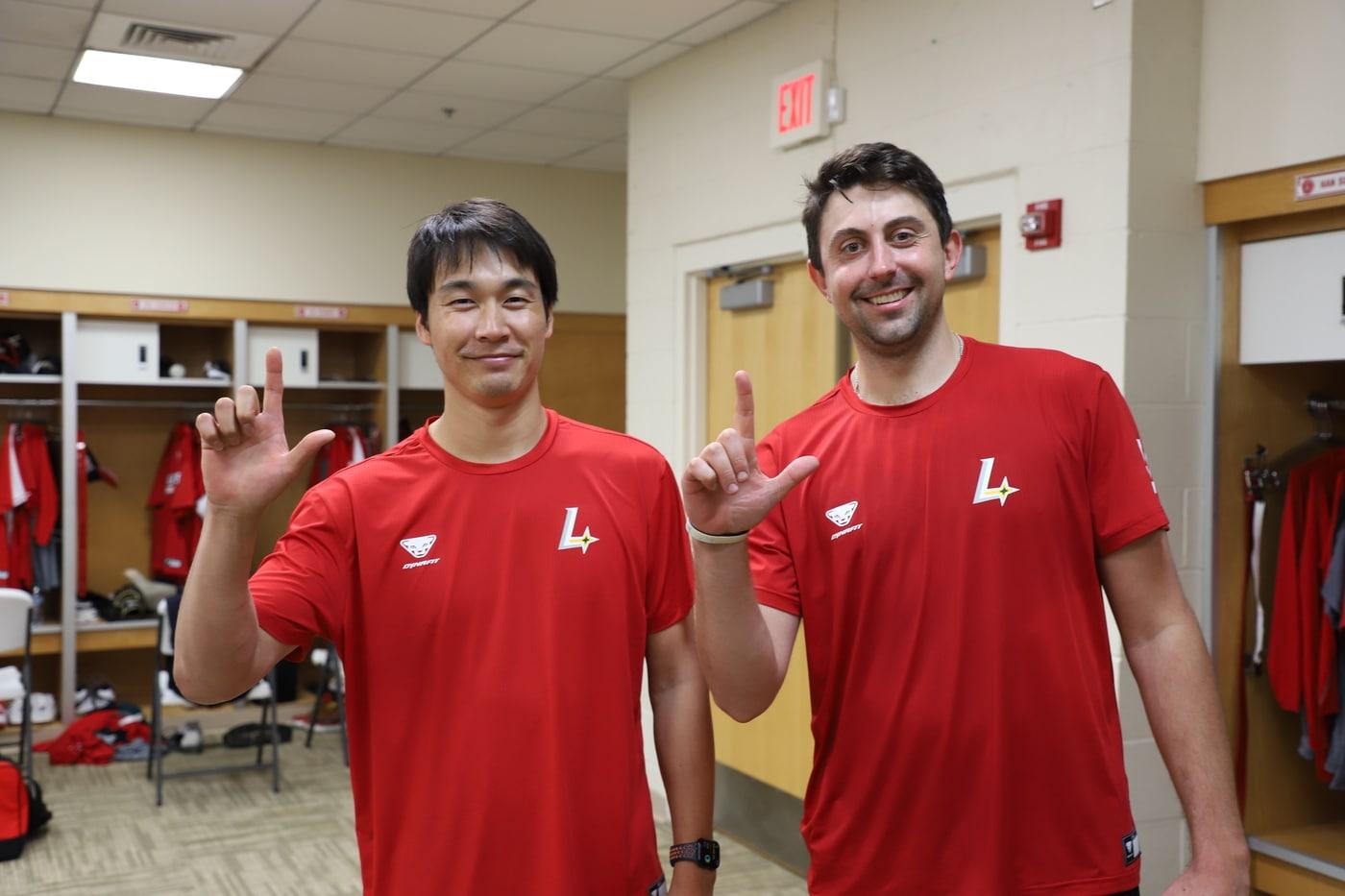 본문 이미지 - SSG 랜더스 다케다 쇼타(왼쪽)와 앤서니 베니지아노. (SSG 제공)