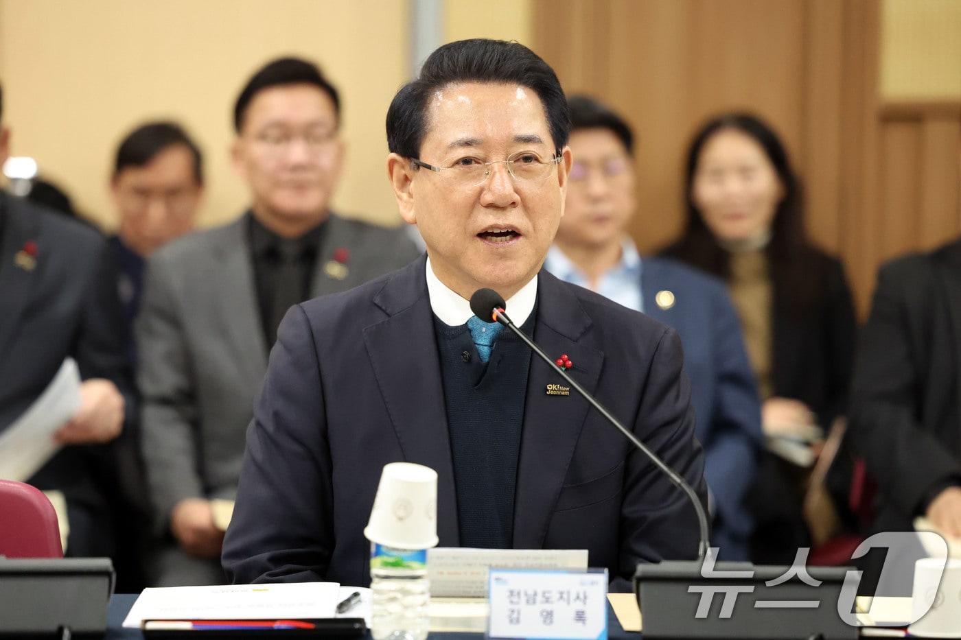 본문 이미지 - 김영록 전남도지사가 25일 광주 서구 김대중컨벤션센터에서 열린 광주전남 행정통합 특별법 제정을 위한 간담회에서 발언하고 있다. 2026.1.25 ⓒ 뉴스1 이승현 기자