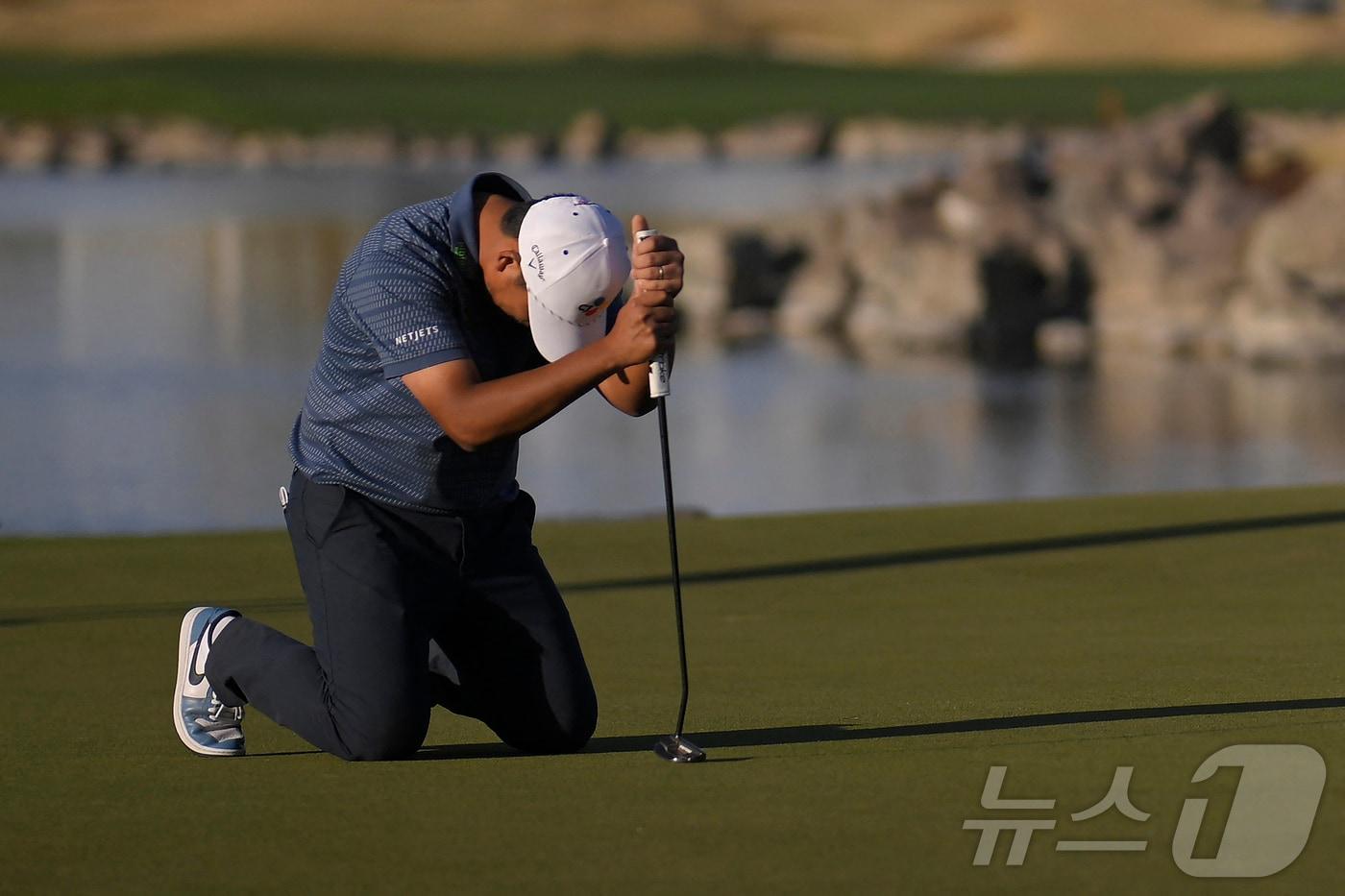 본문 이미지 - 김시우(31)가 26일(한국시간) 열린 PGA투어 아메리칸 익스프레스 최종 4라운드에서 퍼트 실패 후 아쉬워 하고 있다. ⓒ AFP=뉴스1