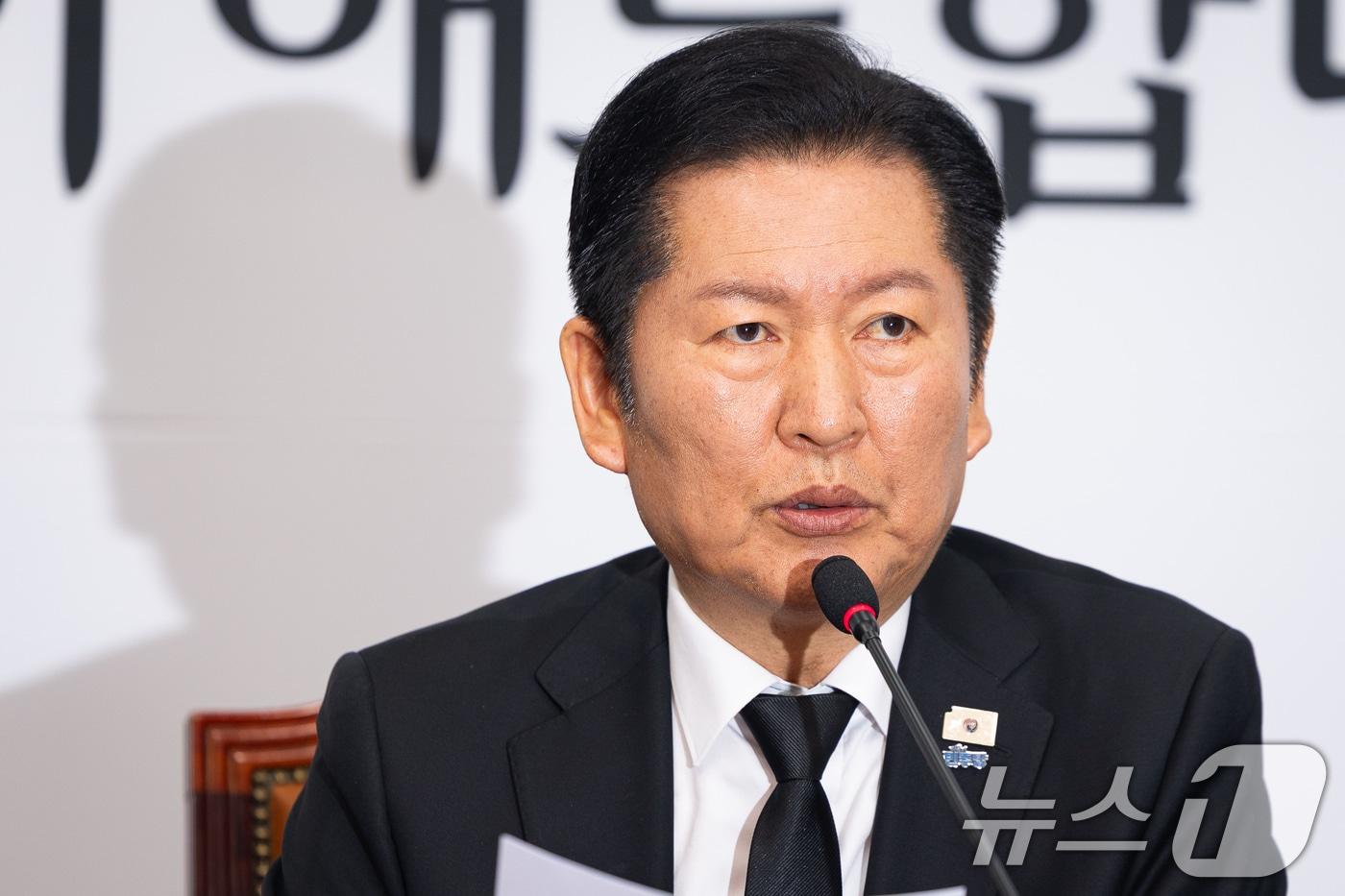 본문 이미지 - 정청래 더불어민주당 대표가 지난달 26일 서울 여의도 국회에서 열린 최고위원회의에서 모두 발언을 하고 있다. 2026.1.26/뉴스1 ⓒ News1 유승관 기자