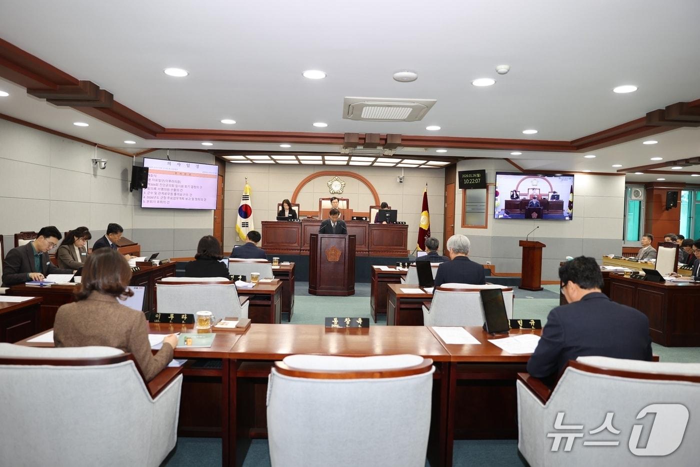 본문 이미지 - 26일 전북 진안군의회가 제304회 임시회를 개회하고 30일까지 5일간의 일정에 돌입했다.(의회제공. 재판매 및 DB금지)2026.1.26/뉴스1