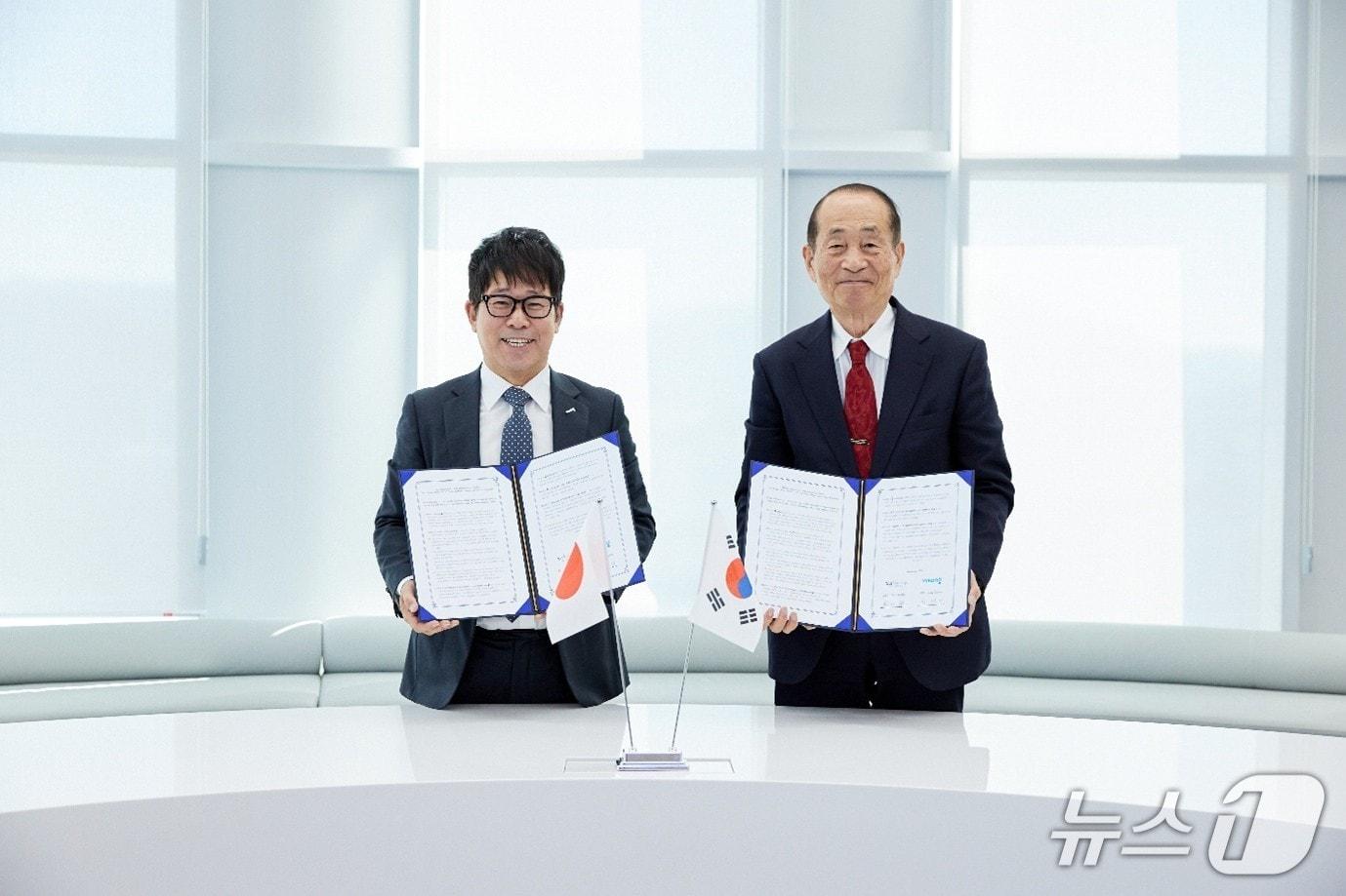 본문 이미지 - 비상교육과 'Net Learning Holdings'가 업무협약을 맺고 있다. (비상교육 제공)