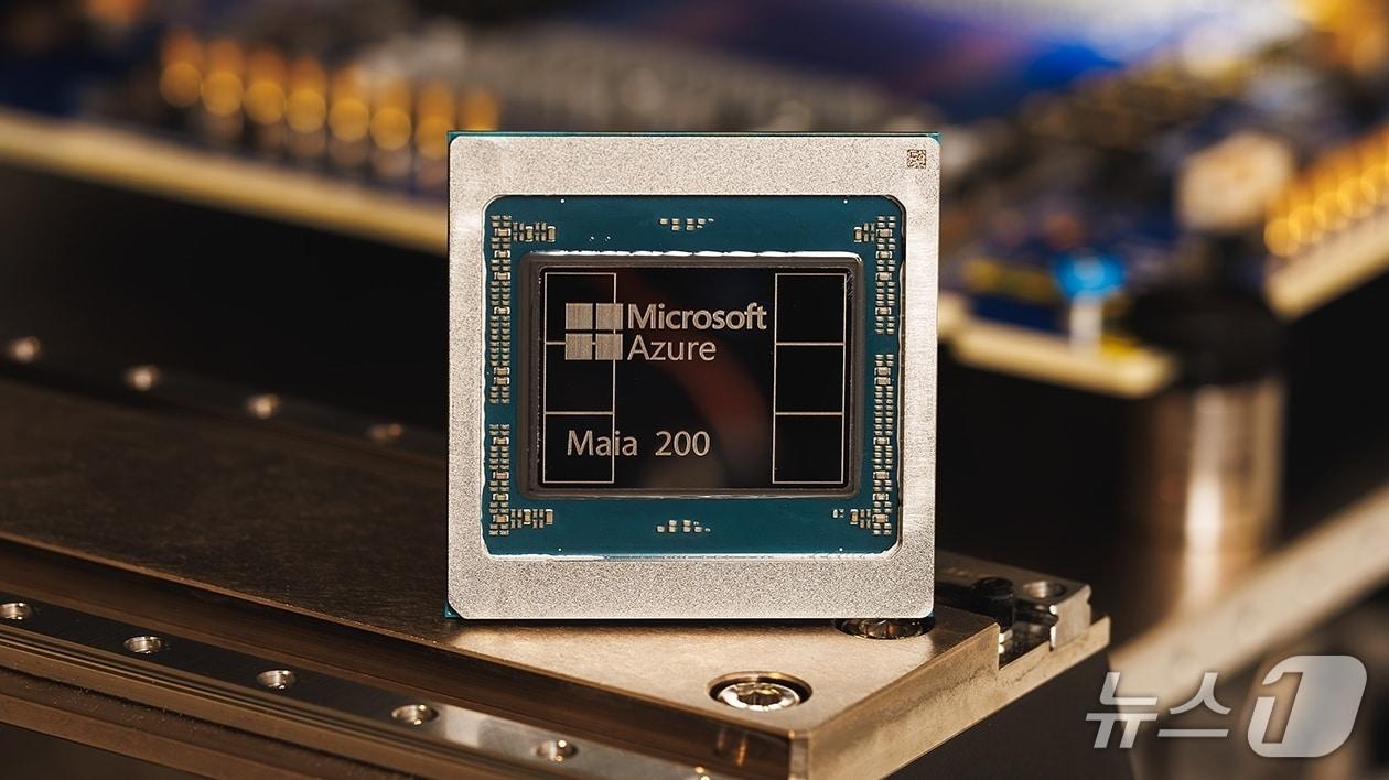 본문 이미지 - 마이아 200(Maia 200)(마이크로소프트 제공)