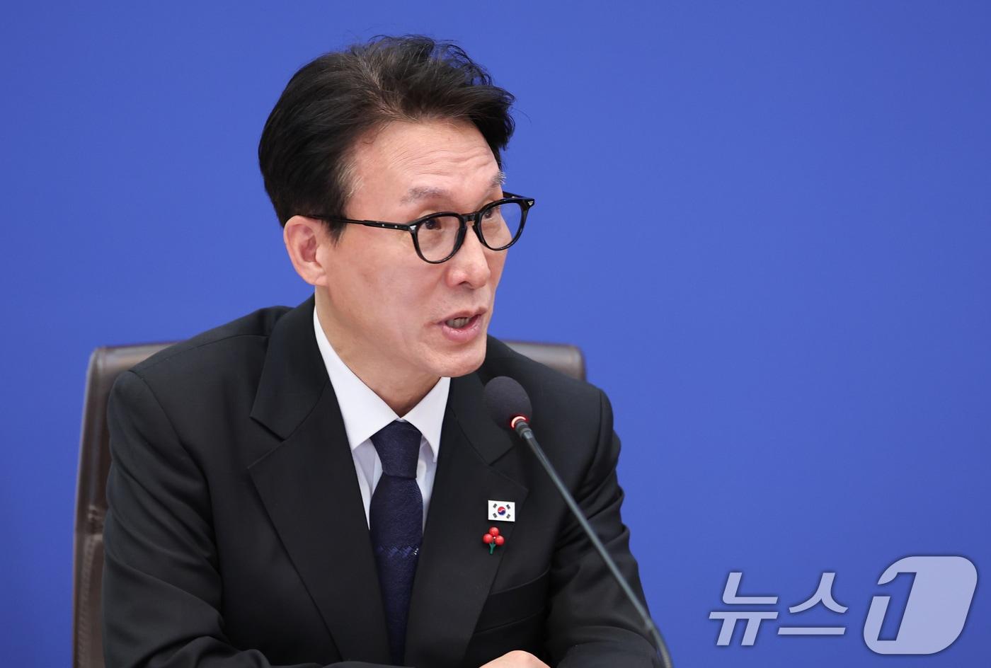 본문 이미지 - 김민석 국무총리가 27일 청와대에서 열린 국무회의에서 발언하고 있다. 2026.1.27/뉴스1 ⓒ News1 이재명 기자