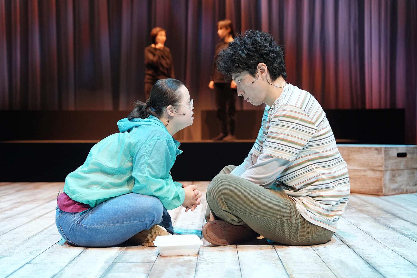 본문 이미지 - 연극 '젤리피쉬' 공연 장면.(사진=한국장애인문화예술원, 옥상훈 제공)