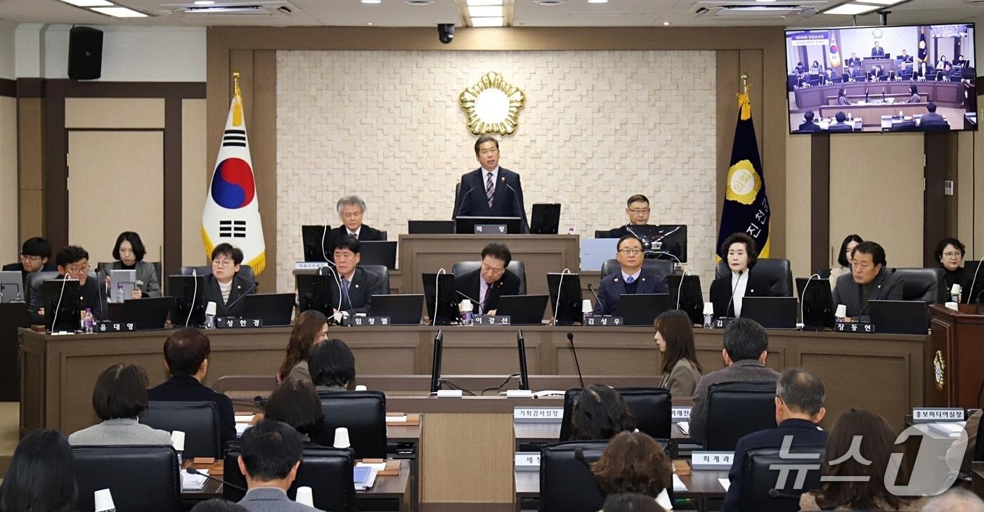 본문 이미지 - 충북 진천군의회 334회 임시회 1차 본회의 모습.(진천군의회 제공, 재판매 및 DB금지)/뉴스1
