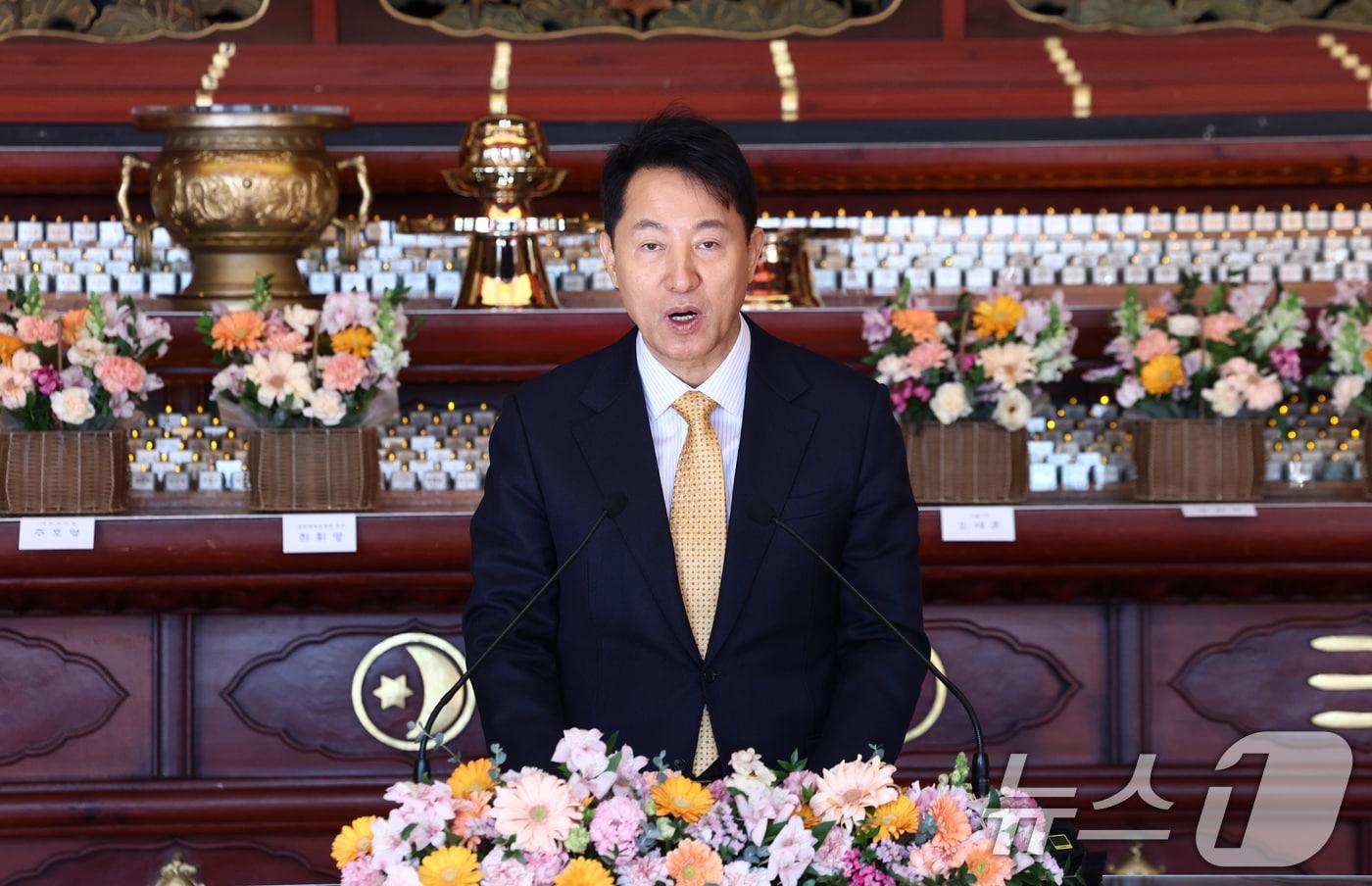 본문 이미지 - 오세훈 서울시장이 27일 오후 서울 종로구 조계사에서 열린 한국불교지도자 신년하례법회에서 축사를 하고 있다. 2026.1.27/뉴스1 ⓒ News1 최지환 기자