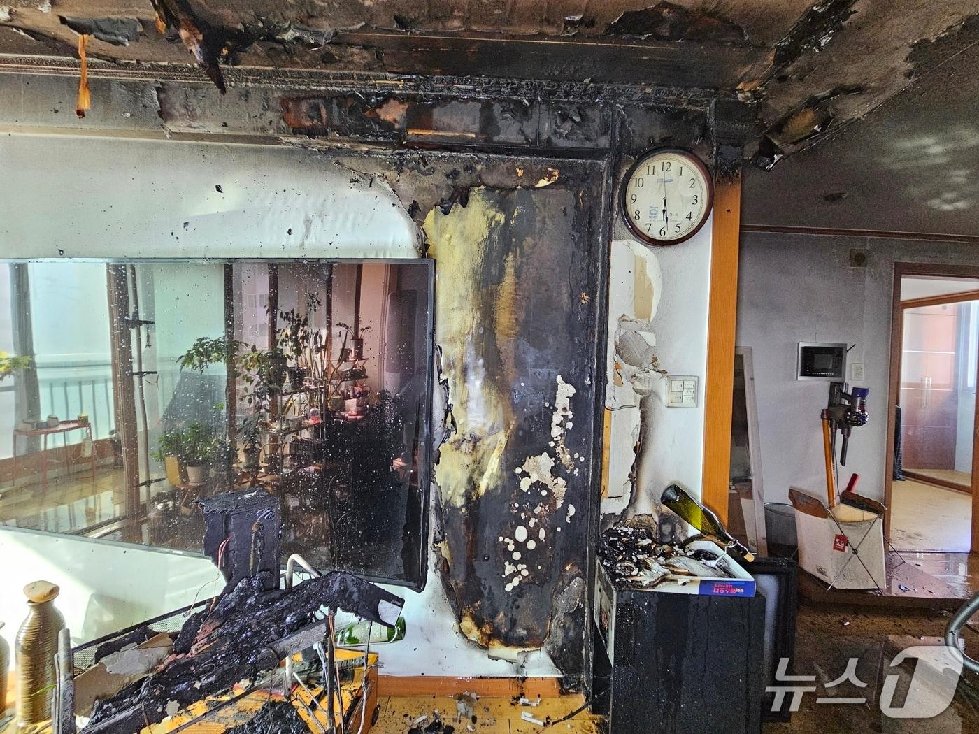 본문 이미지 - 화재현장(경기 부천소방서 제공/뉴스1)