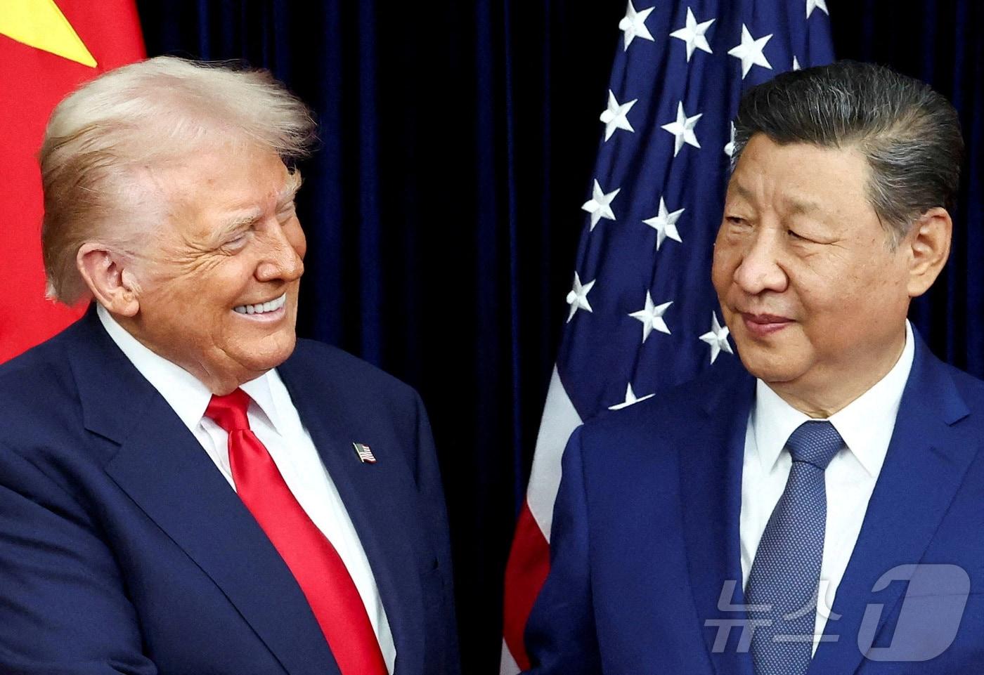 본문 이미지 - 트럼프 미국 대통령과 시진핑 중국 국가 주석. 2025.10.30 ⓒ 로이터=뉴스1 ⓒ News1 이지예 객원기자