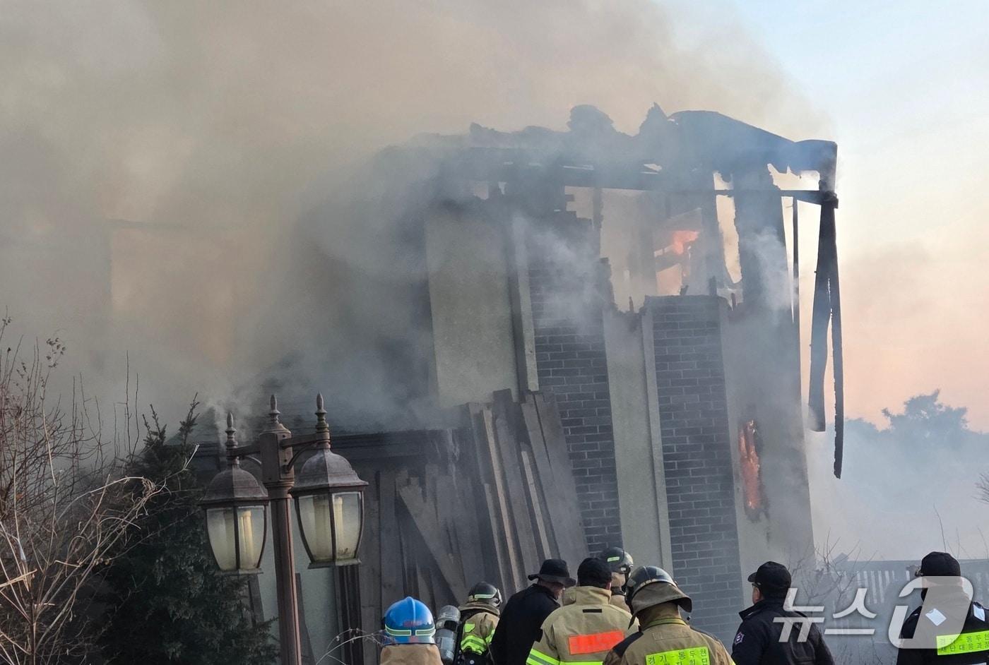 본문 이미지 - 동두천 화재 현장(경기도북부소방재난본부 제공. 재판매 및 DB 금지)/뉴스1