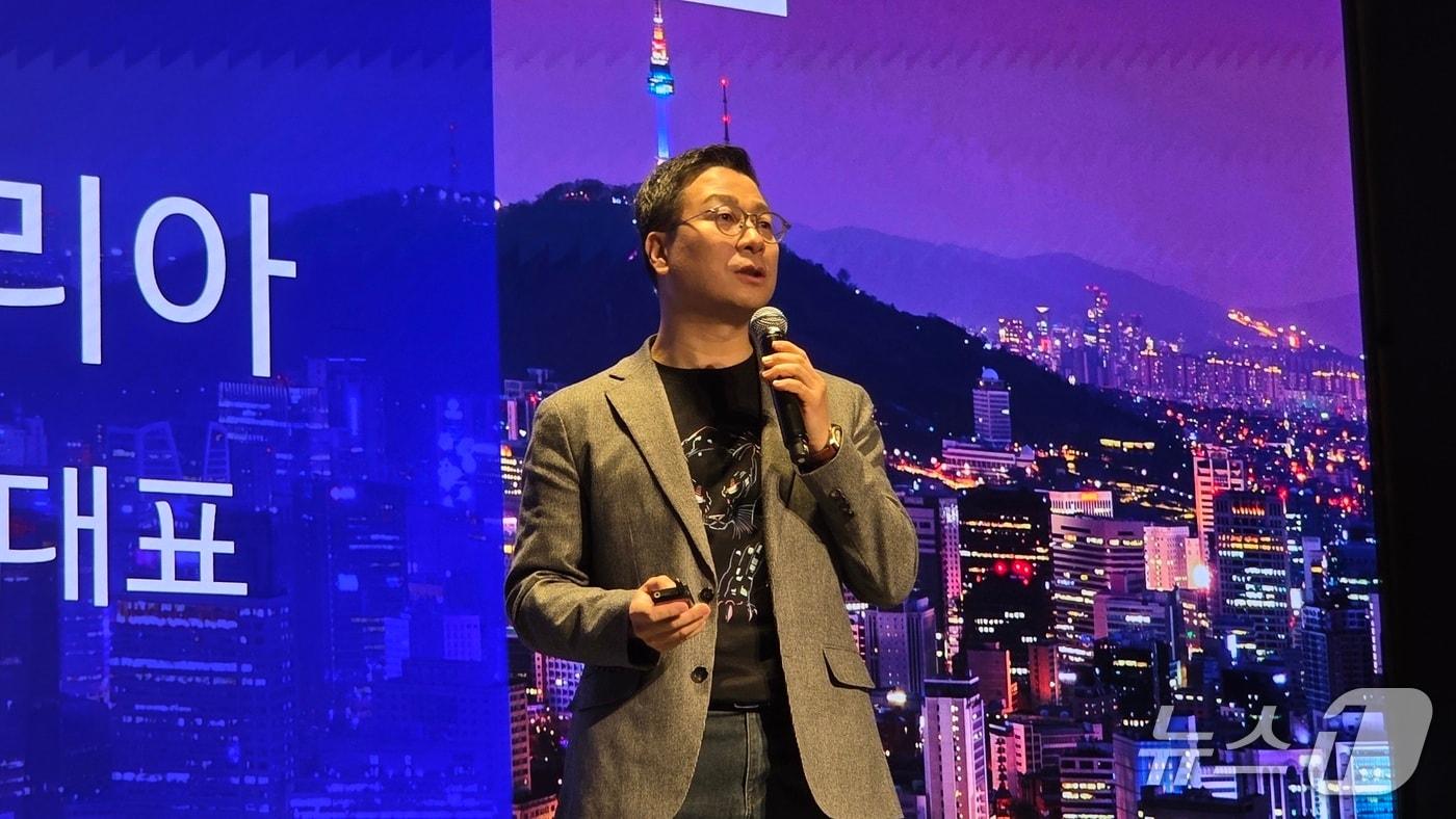 본문 이미지 - 배태원 인텔코리아 대표가 서울 삼성동 웨스틴 서울 파르나스에서 열린 인텔 AI PC 쇼케이스 기자간담회에서 발언하고 있다. 2026.1.28 뉴스1 ⓒ News1 김민석 기자