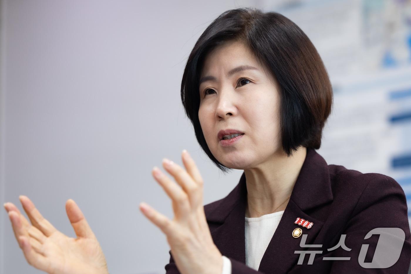 본문 이미지 - 김미애 국민의힘 의원이 28일 서울 여의도 국회 의원회관에서 뉴스1과 인터뷰하고 있다. 2026.1.28/뉴스1 ⓒ News1 유승관 기자