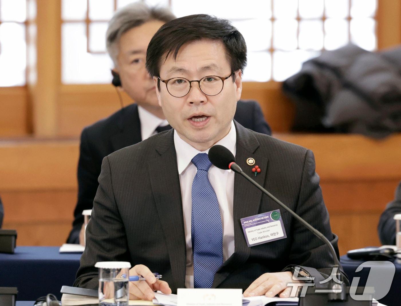 본문 이미지 - 여한구 산업통상부 통상교섭본부장이 28일 청와대에서 열린 외국인투자기업 간담회에서 외국인투자 지원 정책을 발표하고 있다. 2026.1.28 ⓒ 뉴스1 이재명 기자