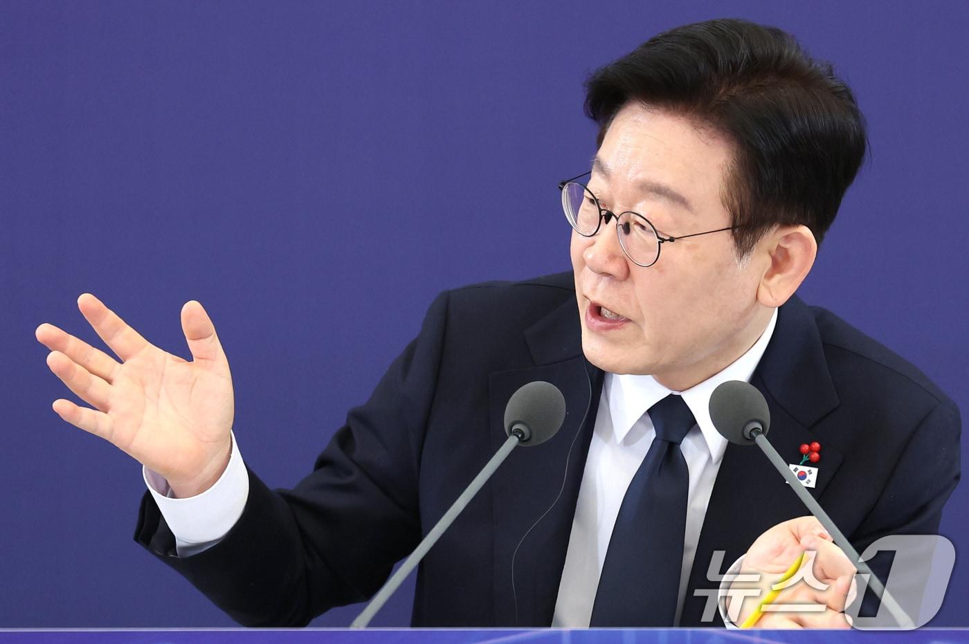 본문 이미지 - 이재명 대통령이 28일 청와대에서 열린 외국인 투자 기업 간담회에서 발언을 하고 있다. 2026.1.28/뉴스1 ⓒ News1 이재명 기자