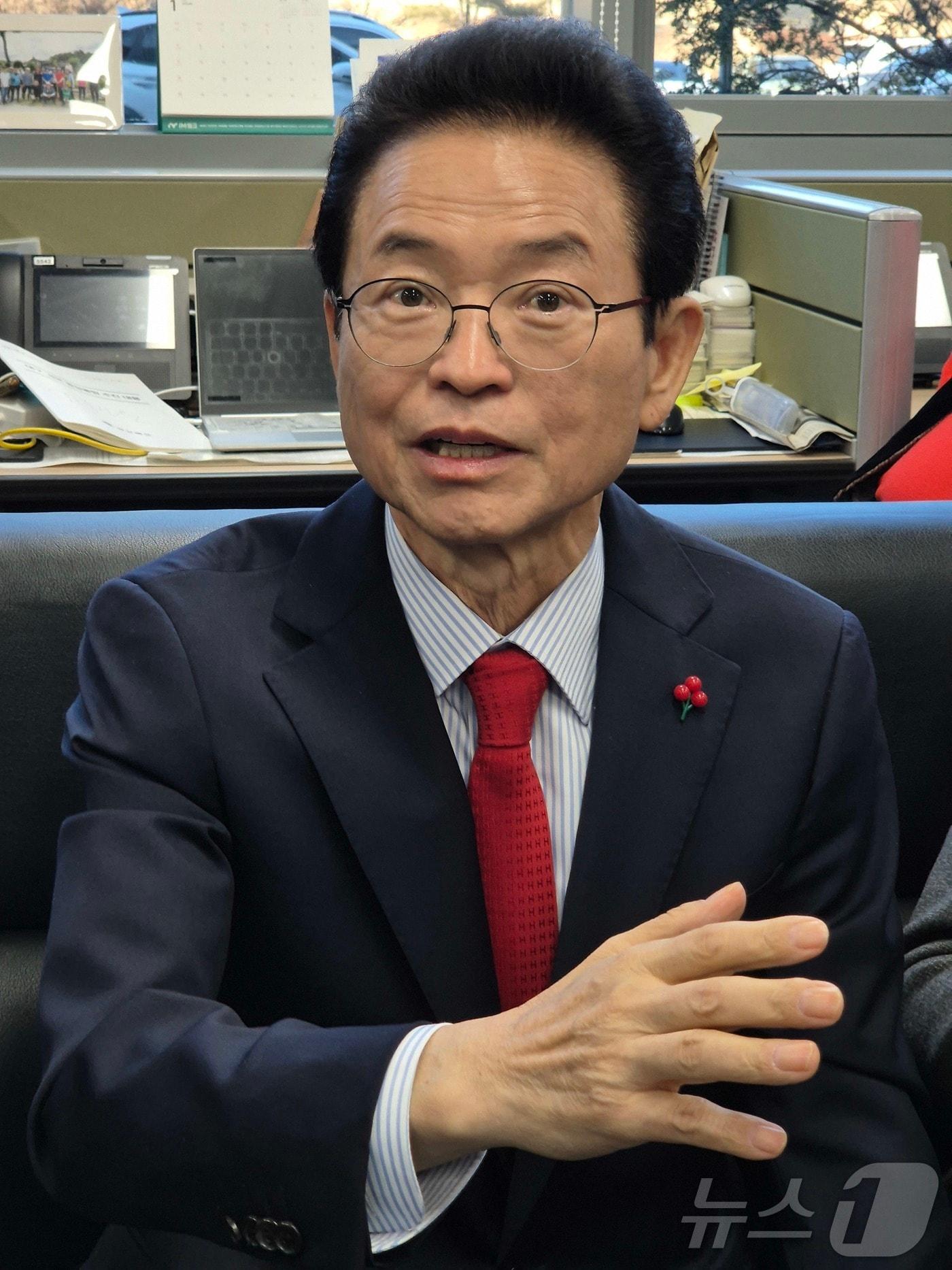 본문 이미지 - 이철우 경북지사는 “도의회 의결로 주민 대표기관의 의견이 정리됐다”며 “이제는 국회 단계로 넘어가야 할 시간”이라고 밝혔다. 2026.1.28/뉴스1 ⓒ News1 김대벽기자