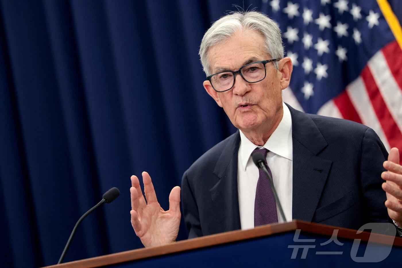 본문 이미지 - 제롬 파월 미 연방준비제도(Fed) 의장이 28일(현지시간) 워싱턴DC에서 이틀간의 연방공개시장위원회(FOMC) 금리 정책 회의가 끝난 뒤 열린 기자회견에서 발언하고 있다. 2026.01.28. ⓒ 로이터=뉴스1 ⓒ News1 윤다정 기자