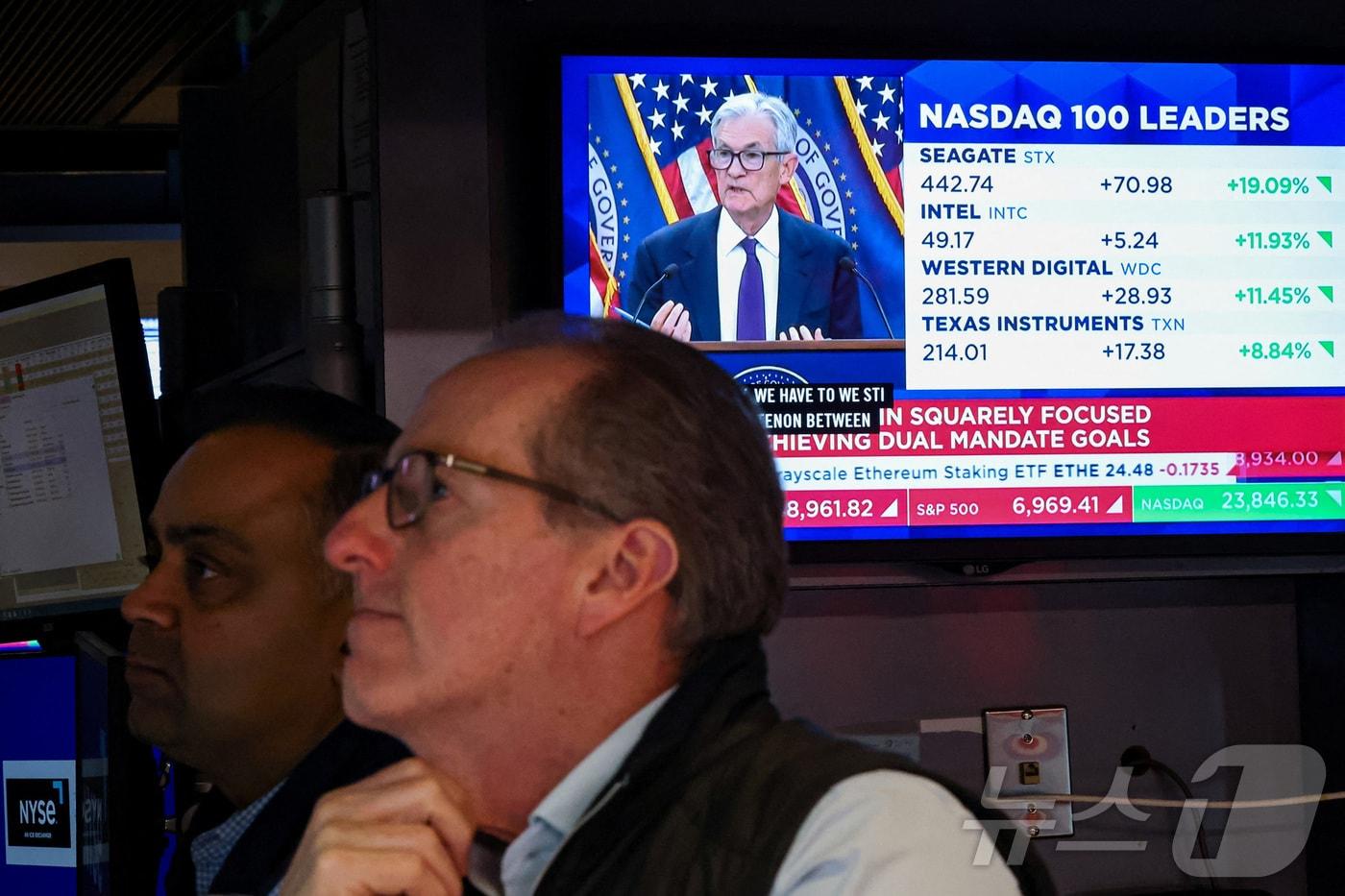 본문 이미지 - 미증시 트레이더들. ⓒ 로이터=뉴스1