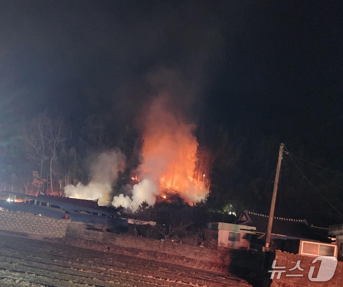 본문 이미지 - 합천군 삼가면 주택 화재·산분 현장(산림청 제공. 재판매 및 DB금지). 2026.1.29
