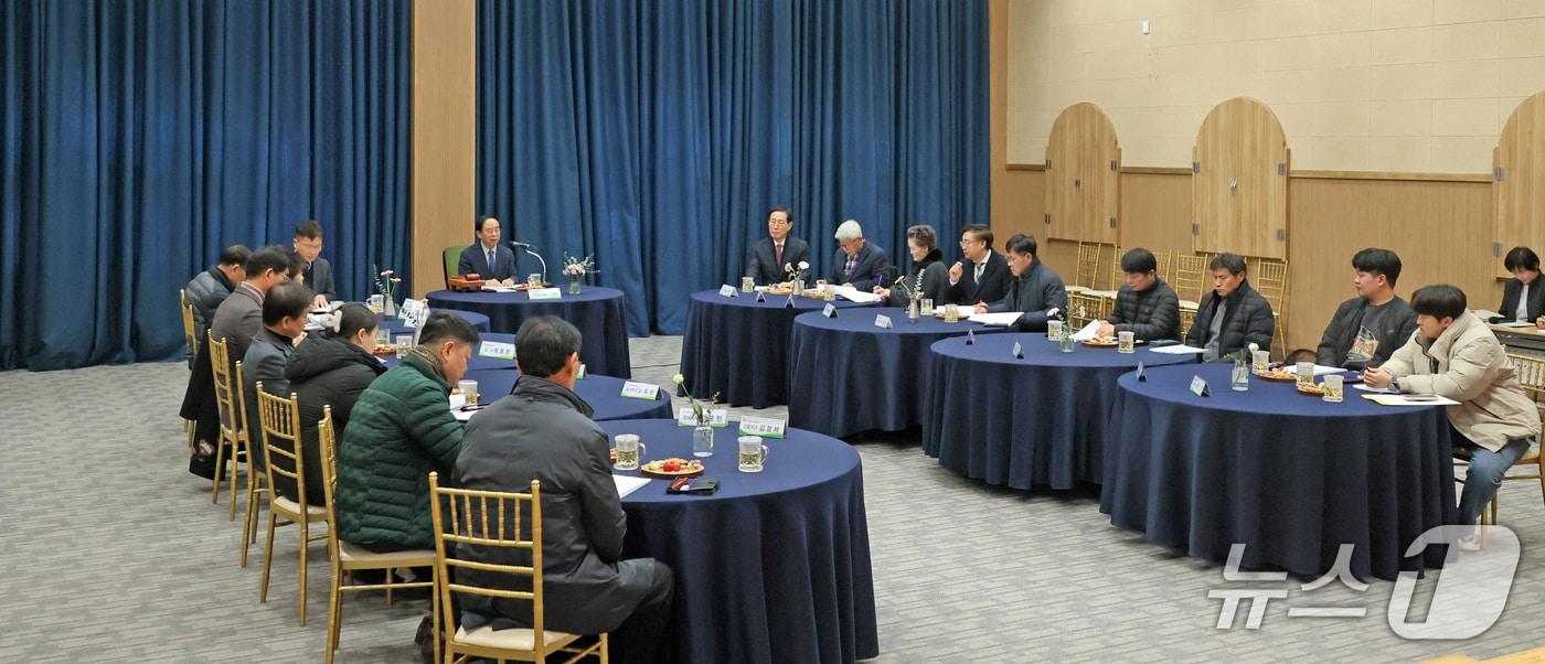 본문 이미지 - (사)임실엔치즈클러스터가 치즈테마파크 지정환홀에서 정기총회를 갖고 있다.(임실군제공. 재판매 및 DB금지)2026.1.29/뉴스1