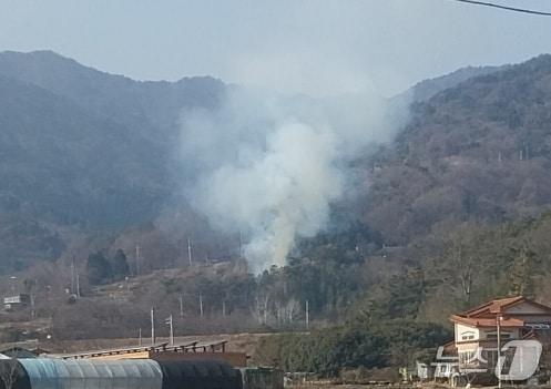 본문 이미지 - 하동 산불 현장(산림청 제공. 재판매 및 DB금지). 2026.1.29