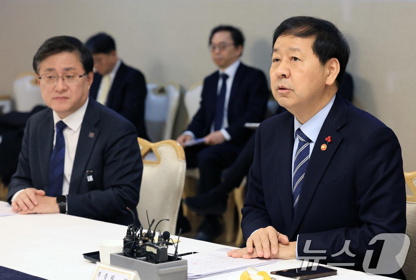 본문 이미지 - 구윤철 경제부총리 겸 재정경제부 장관이 29일 서울 종로구 정부서울청사에서 열린 주택공급촉진 관계장관회의에서 모두발언을 하고 있다. 2026.1.29/뉴스1 ⓒ News1 임세영 기자