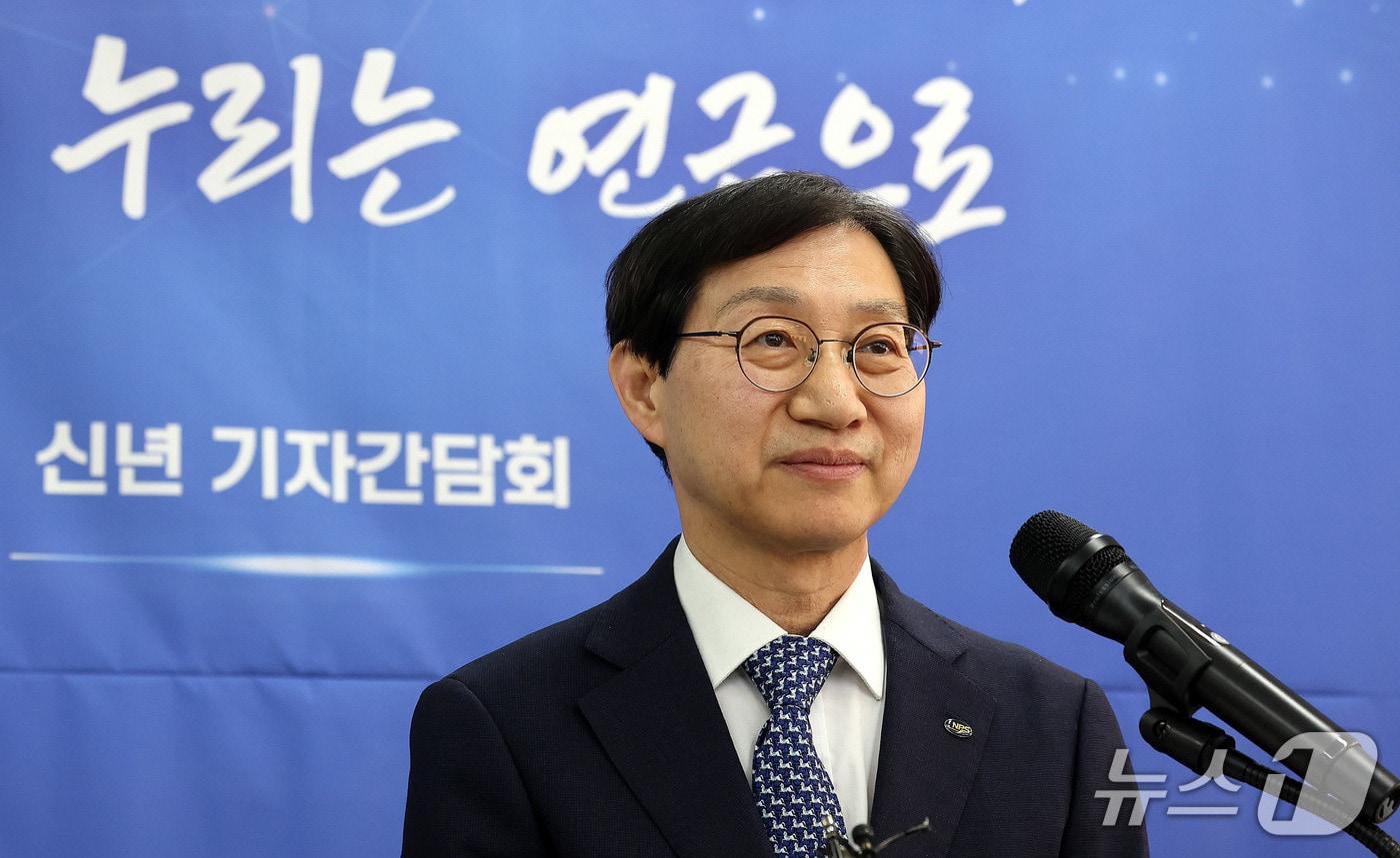 본문 이미지 - 김성주 국민연금공단 이사장이 29일 서울 용산구 스페이스쉐어 서울역센터에서 열린 신년 기자간담회에 참석하고 있다. ⓒ News1 박지혜 기자