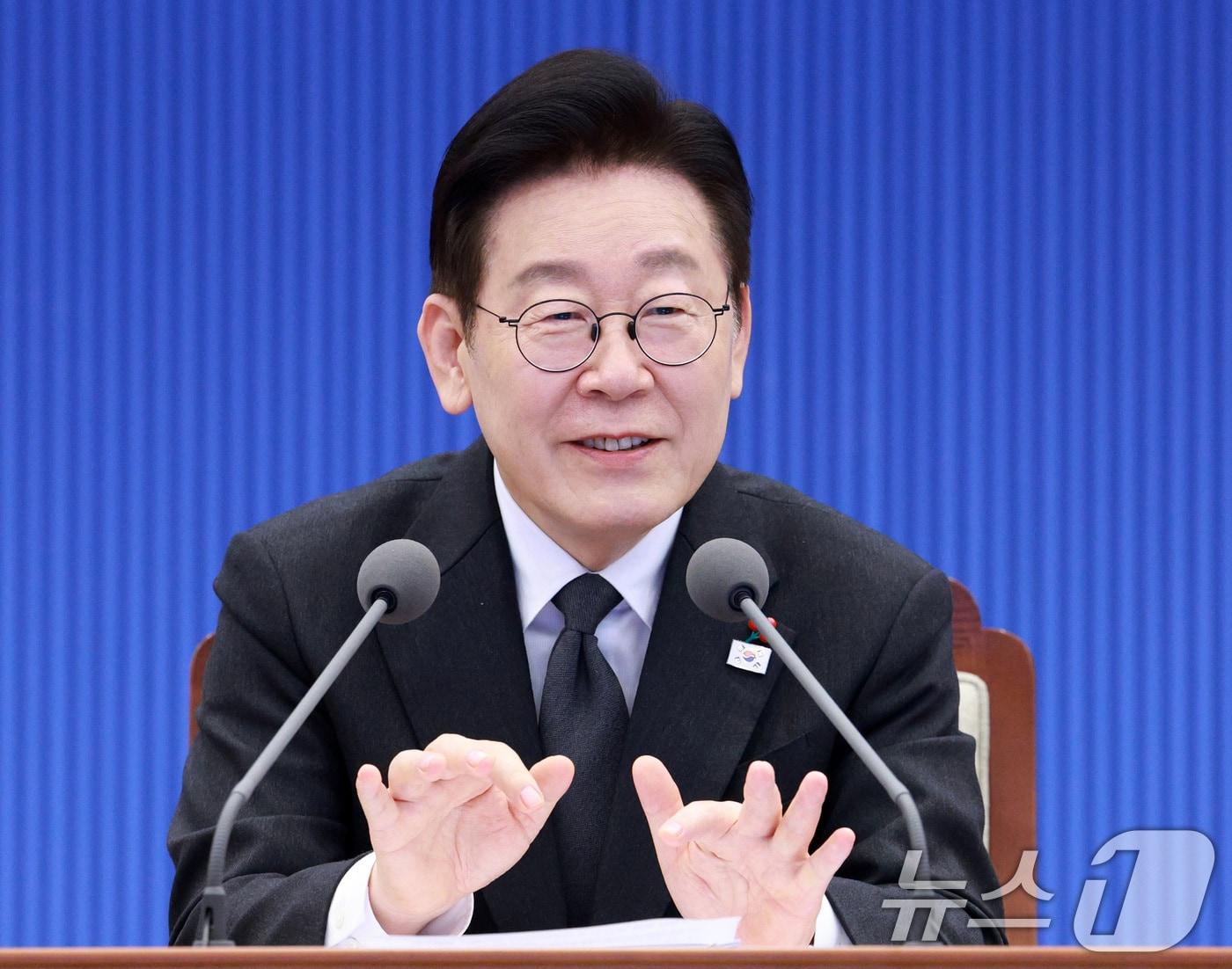 본문 이미지 - 이재명 대통령이 29일 청와대에서 열린 수석보좌관회의에서 발언을 하고 있다. (청와대통신사진기자단) 2026.1.29/뉴스1 ⓒ News1 이재명 기자