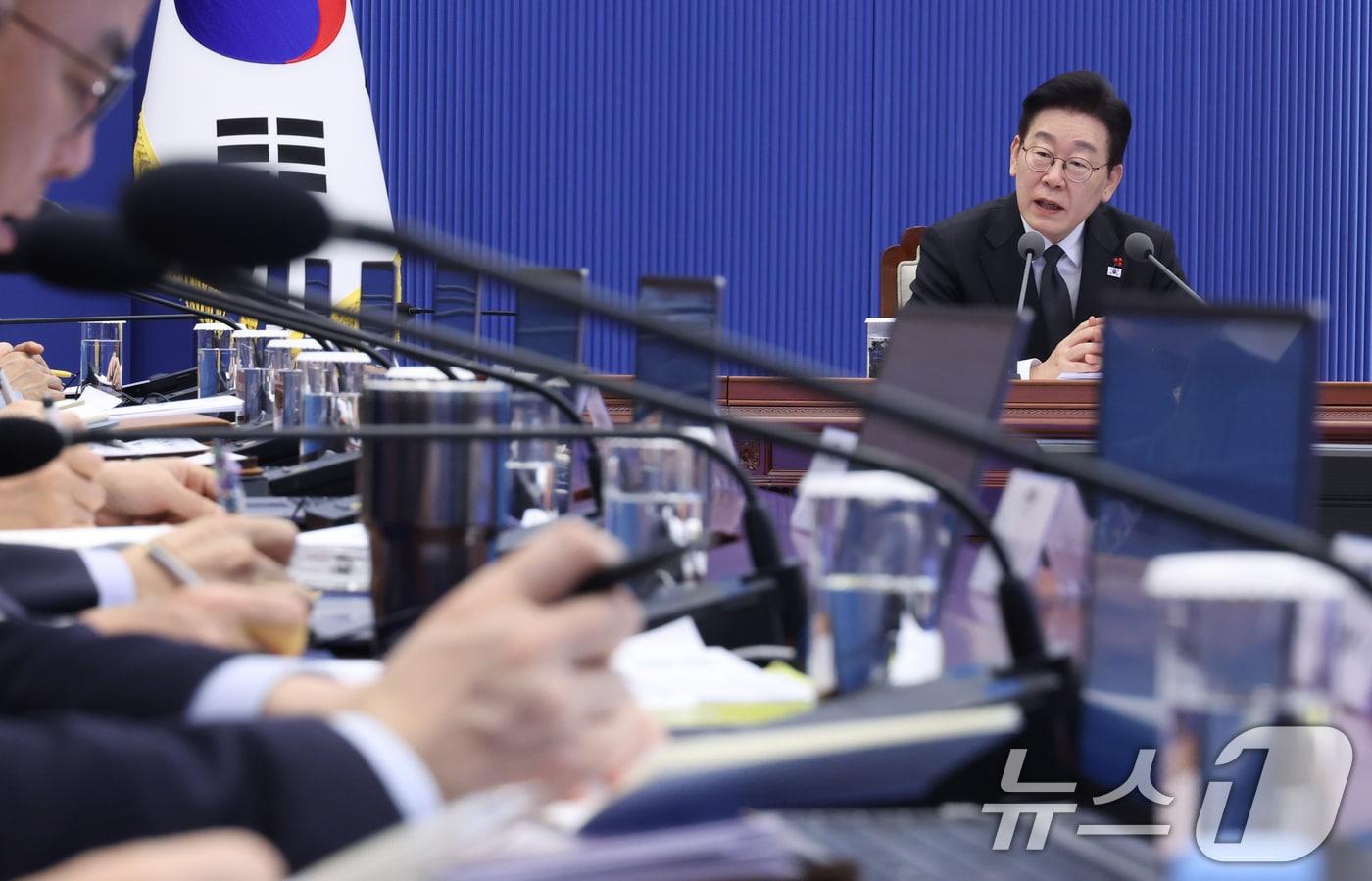 본문 이미지 - 이재명 대통령이 29일 청와대에서 열린 수석보좌관회의에서 발언하고 있다. (청와대통신사진기자단) 2026.1.29/뉴스1 ⓒ News1 허경 기자