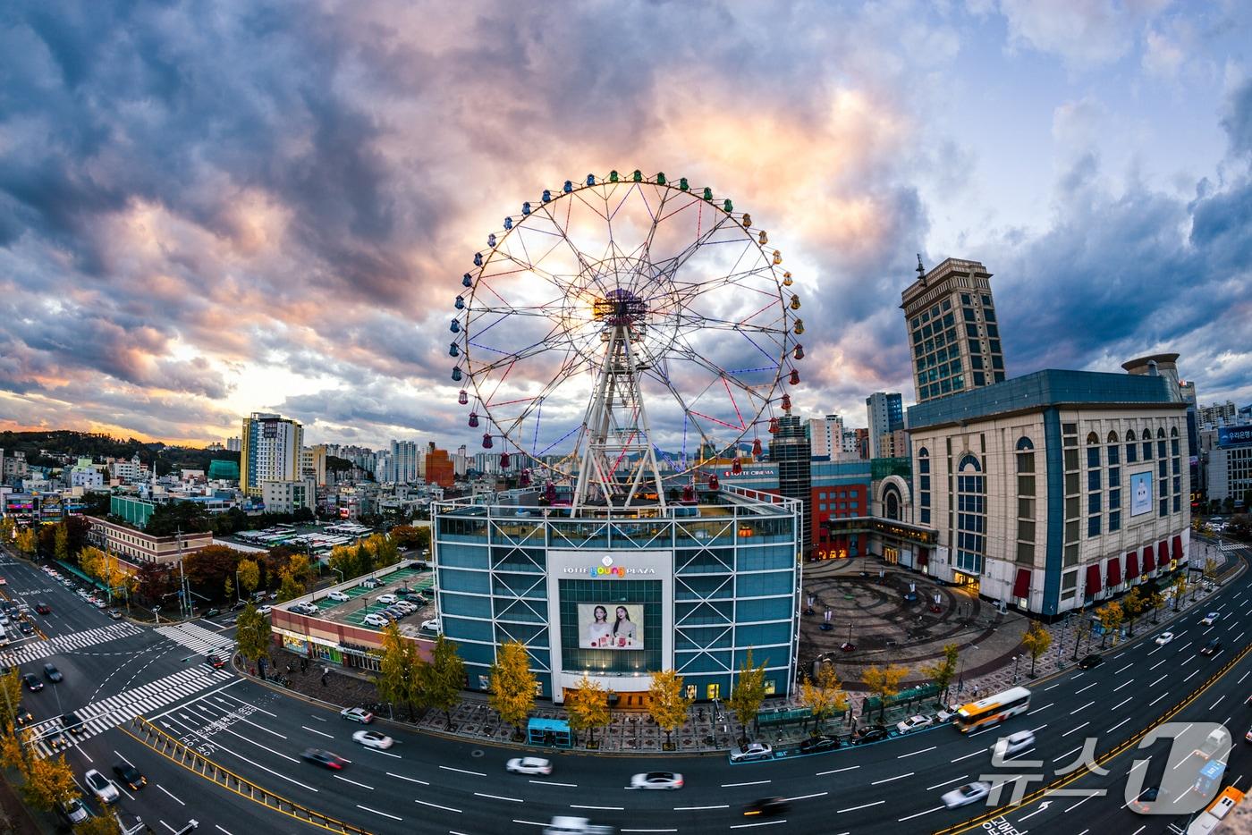 본문 이미지 - 롯데백화점 울산점 '그랜드 휠'. (롯데백화점 울산점 제공. 재판매 및 DB 금지) /뉴스1