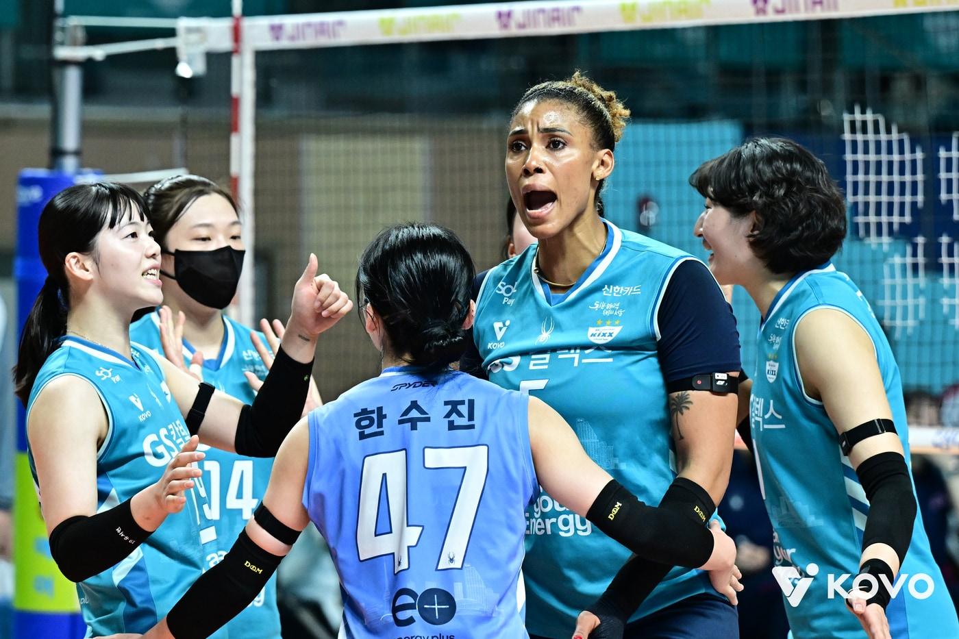 본문 이미지 - GS칼텍스가 흥국생명에 대역전승을 거뒀다. (KOVO 제공)