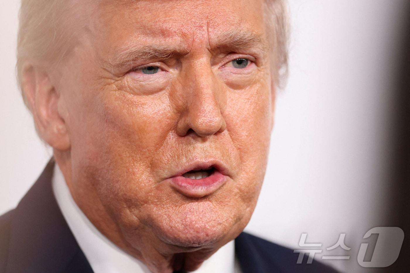 본문 이미지 - 도널드 트럼프 미국 대통령은 29일(현지시간) 워싱턴DC에 위치한 존F.케네디센터에서 열린 다큐멘터리 영화 '멜라니아' 시사회에 참석하고 있다. 2026.1.29 ⓒ 로이터=뉴스1 ⓒ News1 김경민 기자