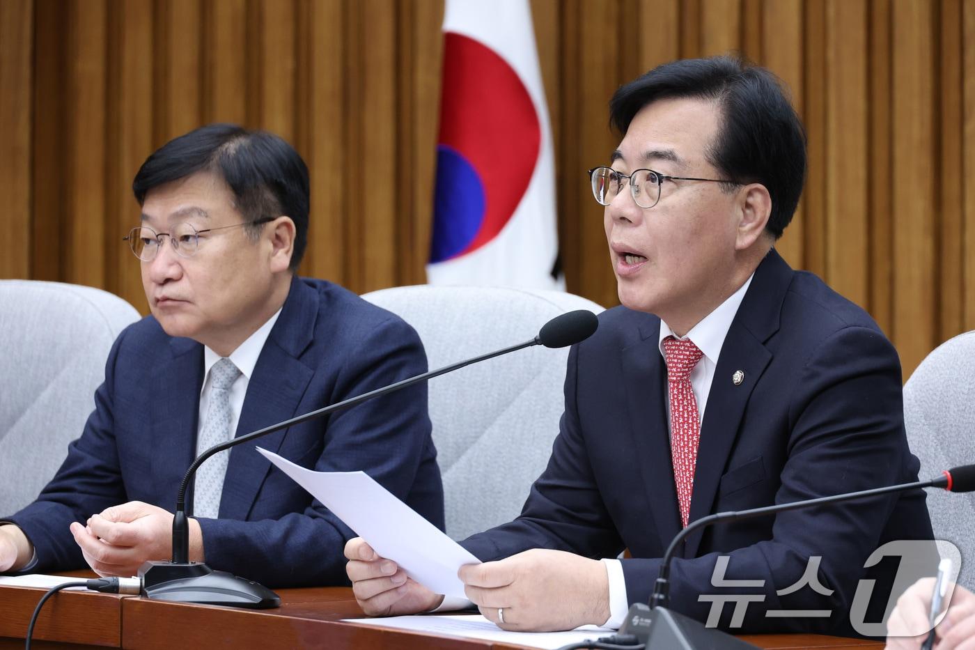본문 이미지 - 송언석 국민의힘 원내대표가 30일 서울 여의도 국회에서 열린 원내대책회의에서 발언하고 있다. 2026.1.30/뉴스1 ⓒ News1 신웅수 기자