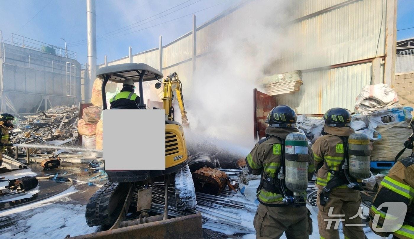 본문 이미지 - 화재현장(경기 김포소방서 제공/뉴스1)
